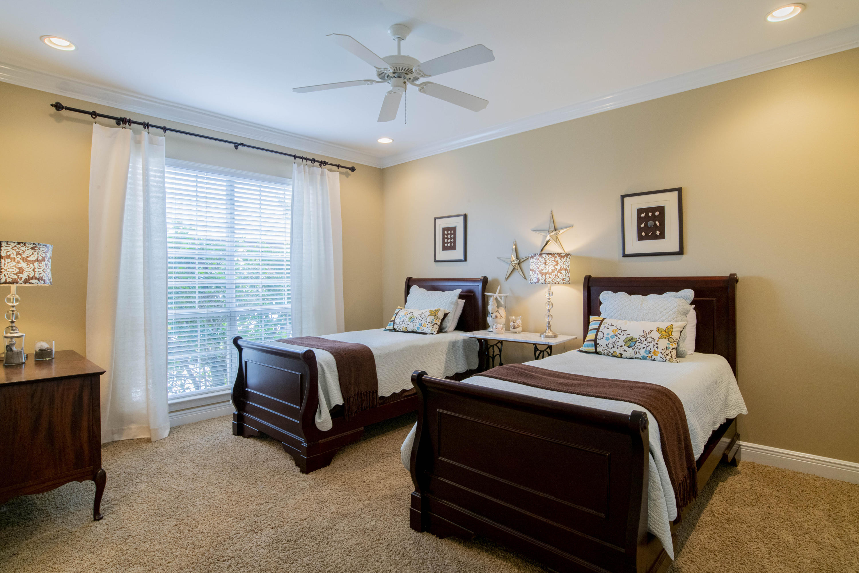 GRAND POINTE - Residential