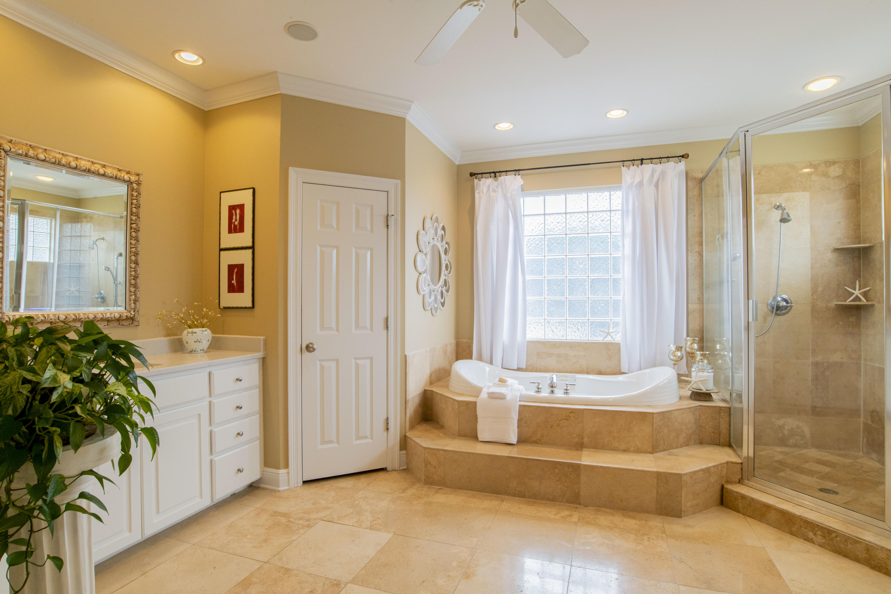 GRAND POINTE - Residential