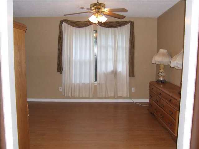 LIVE OAK MANORS - Residential Lease