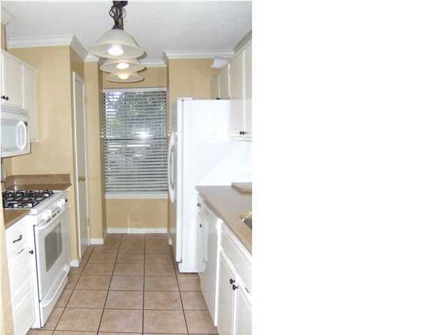 LIVE OAK MANORS - Residential Lease