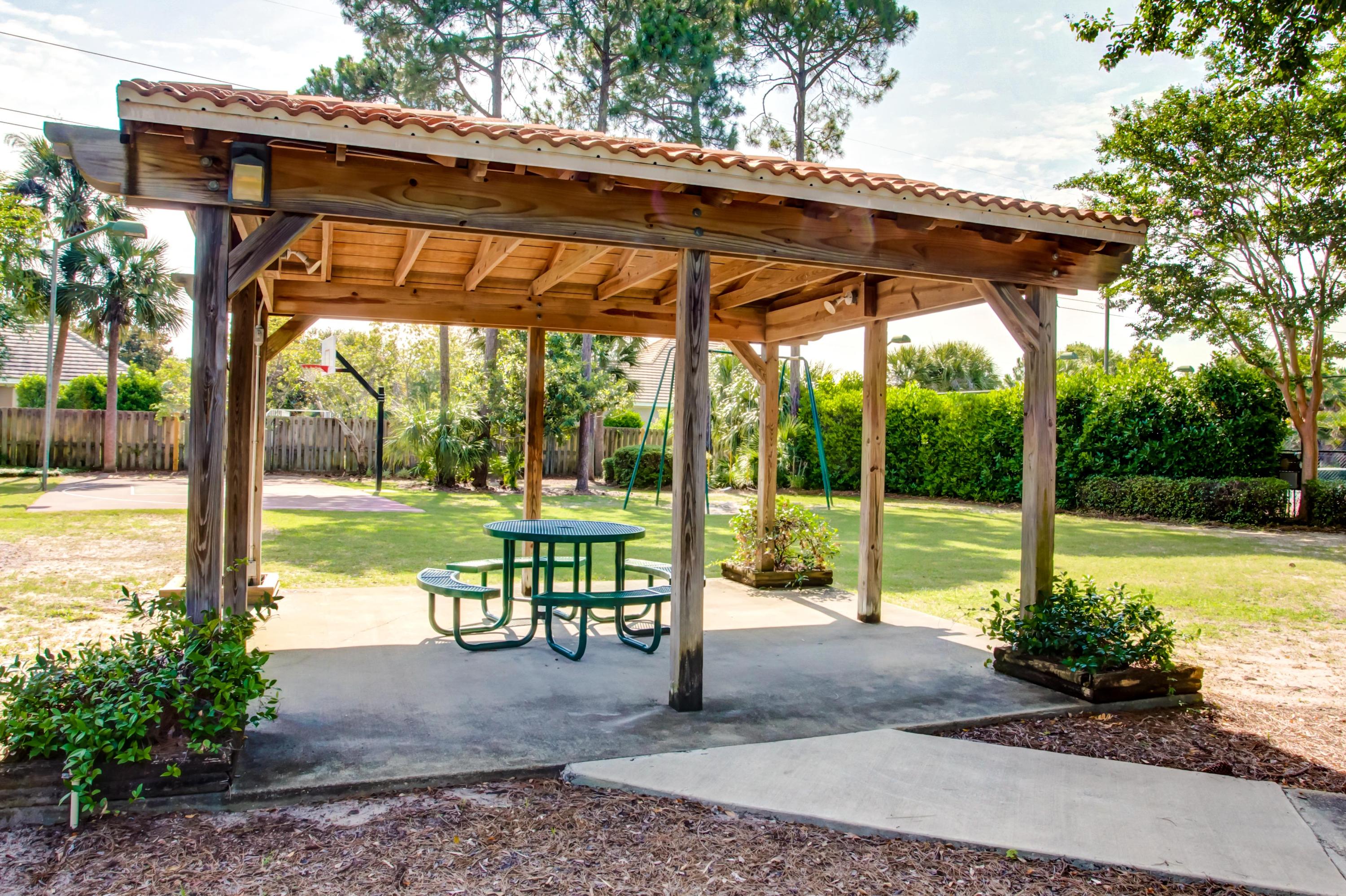 EMERALD LAKES PH 3 - Residential