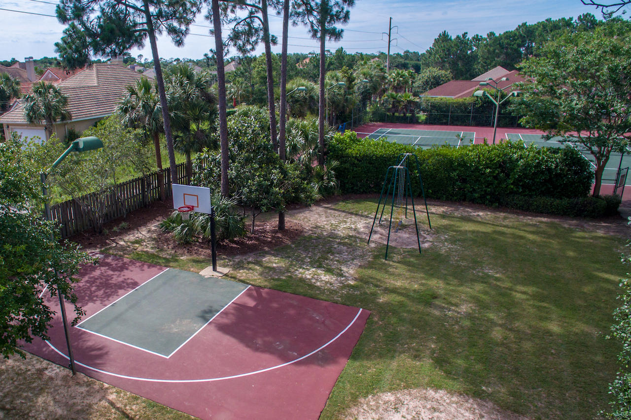 EMERALD LAKES PH 3 - Residential