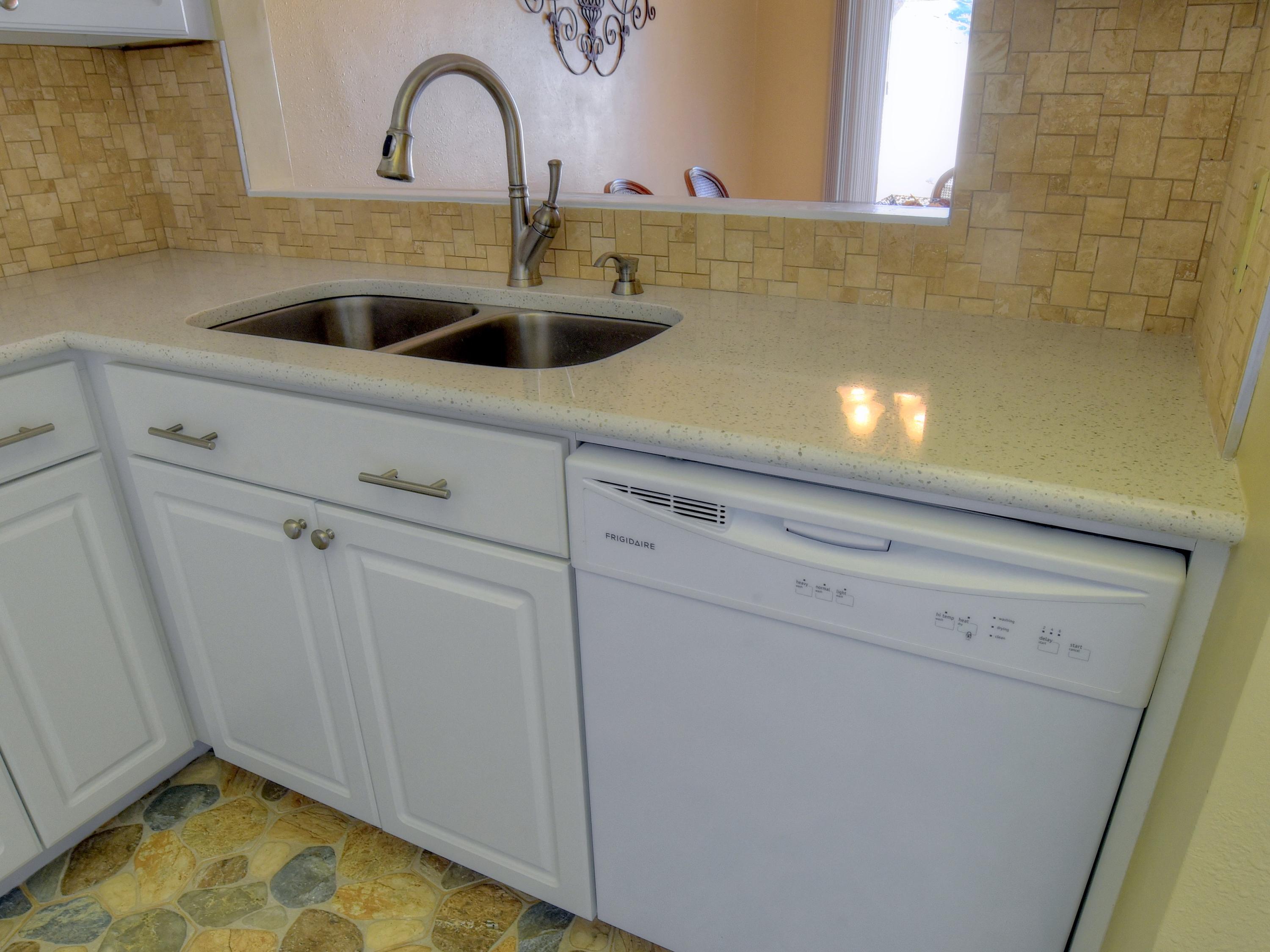 LINKSIDE VILLAGE UNIT 1 - Residential