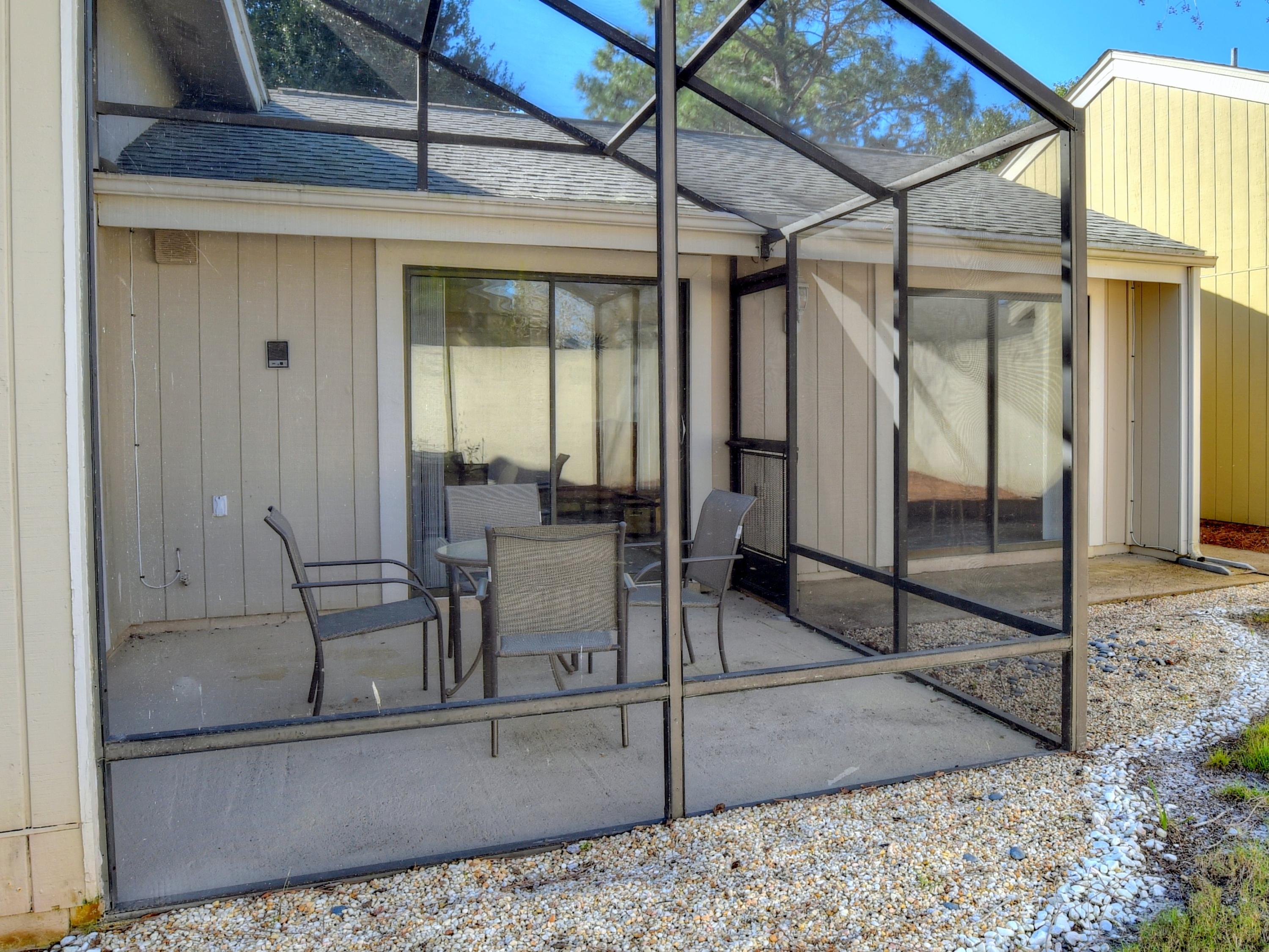 LINKSIDE VILLAGE UNIT 1 - Residential