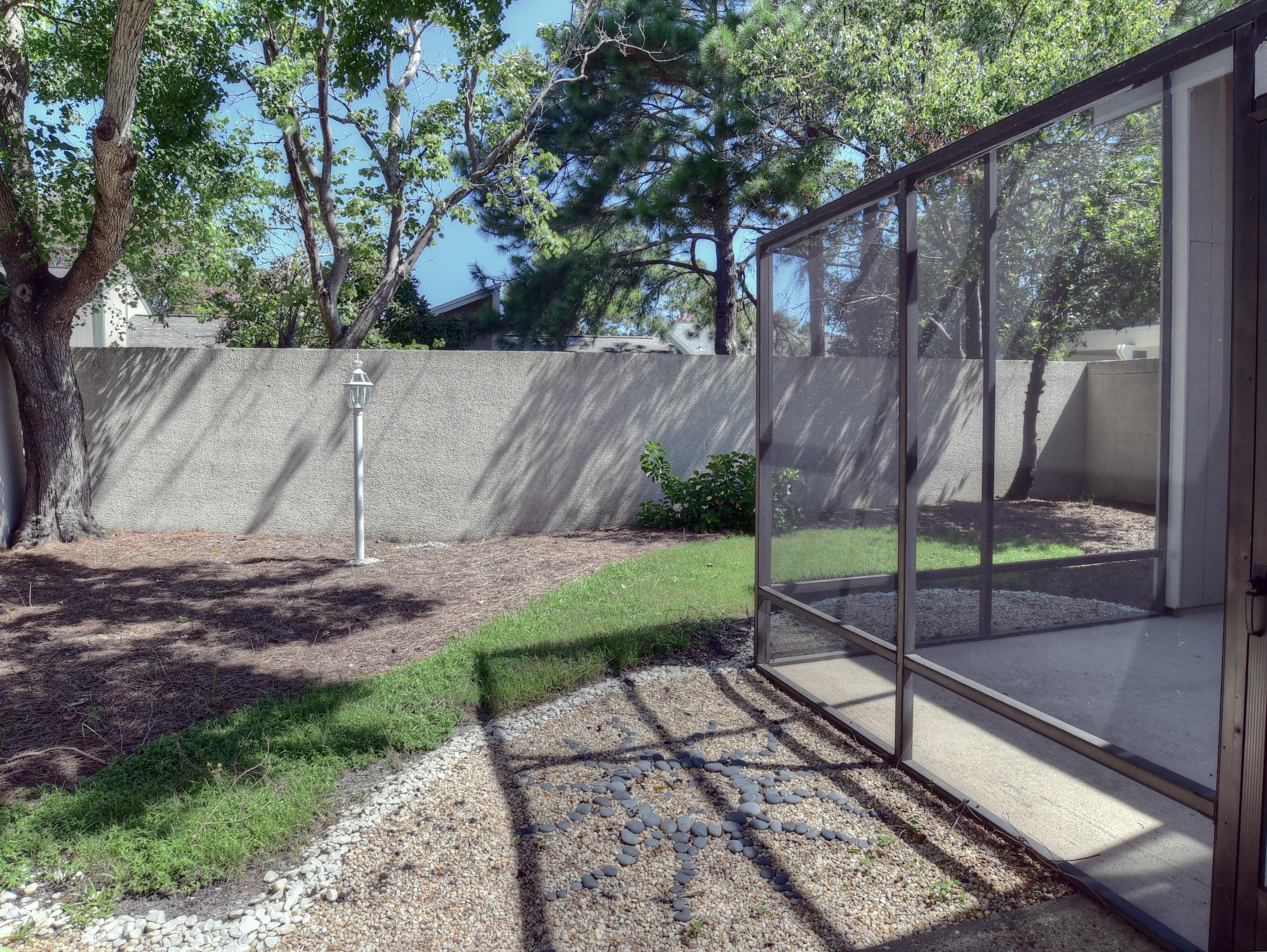 LINKSIDE VILLAGE UNIT 1 - Residential