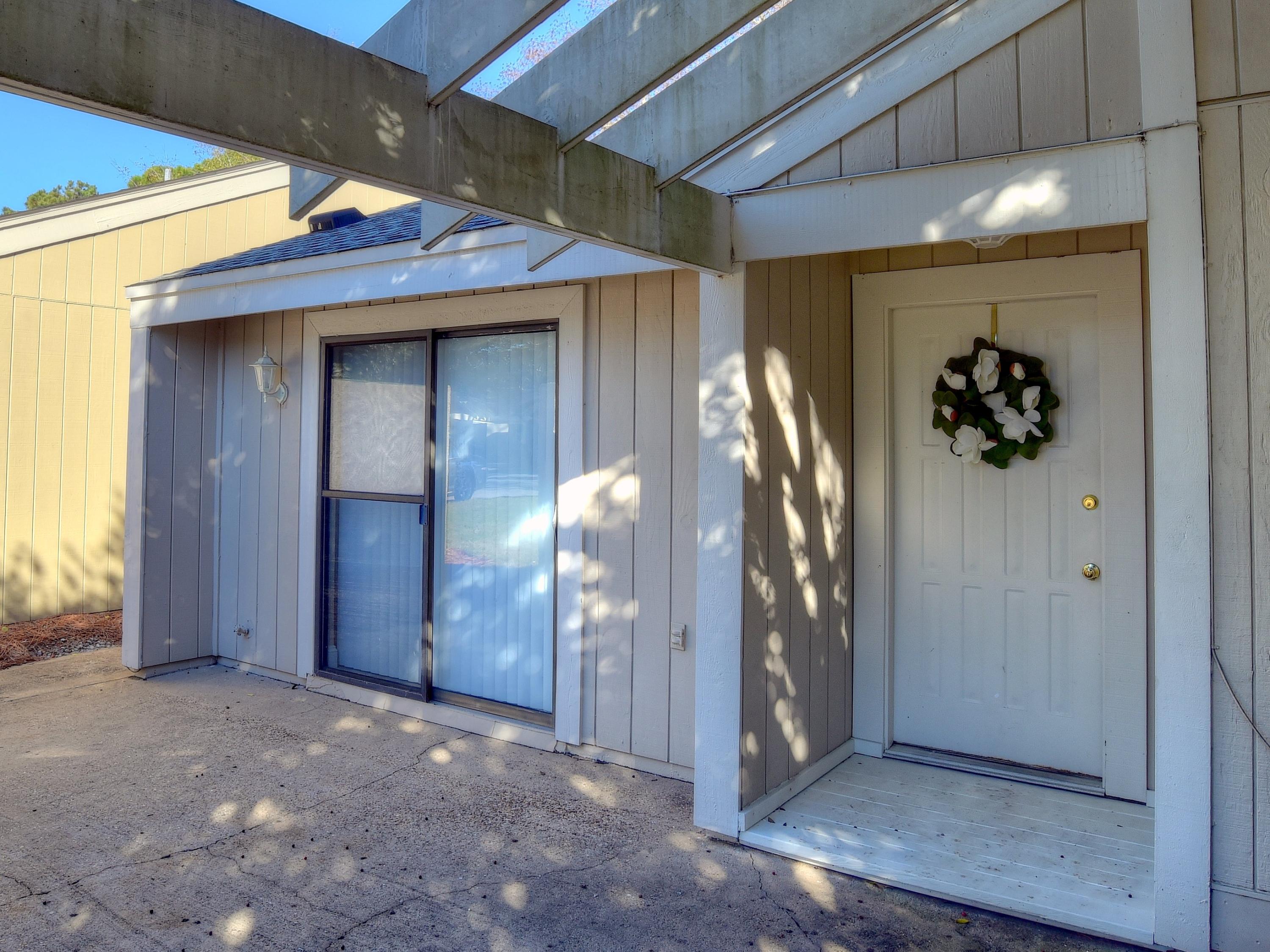 LINKSIDE VILLAGE UNIT 1 - Residential