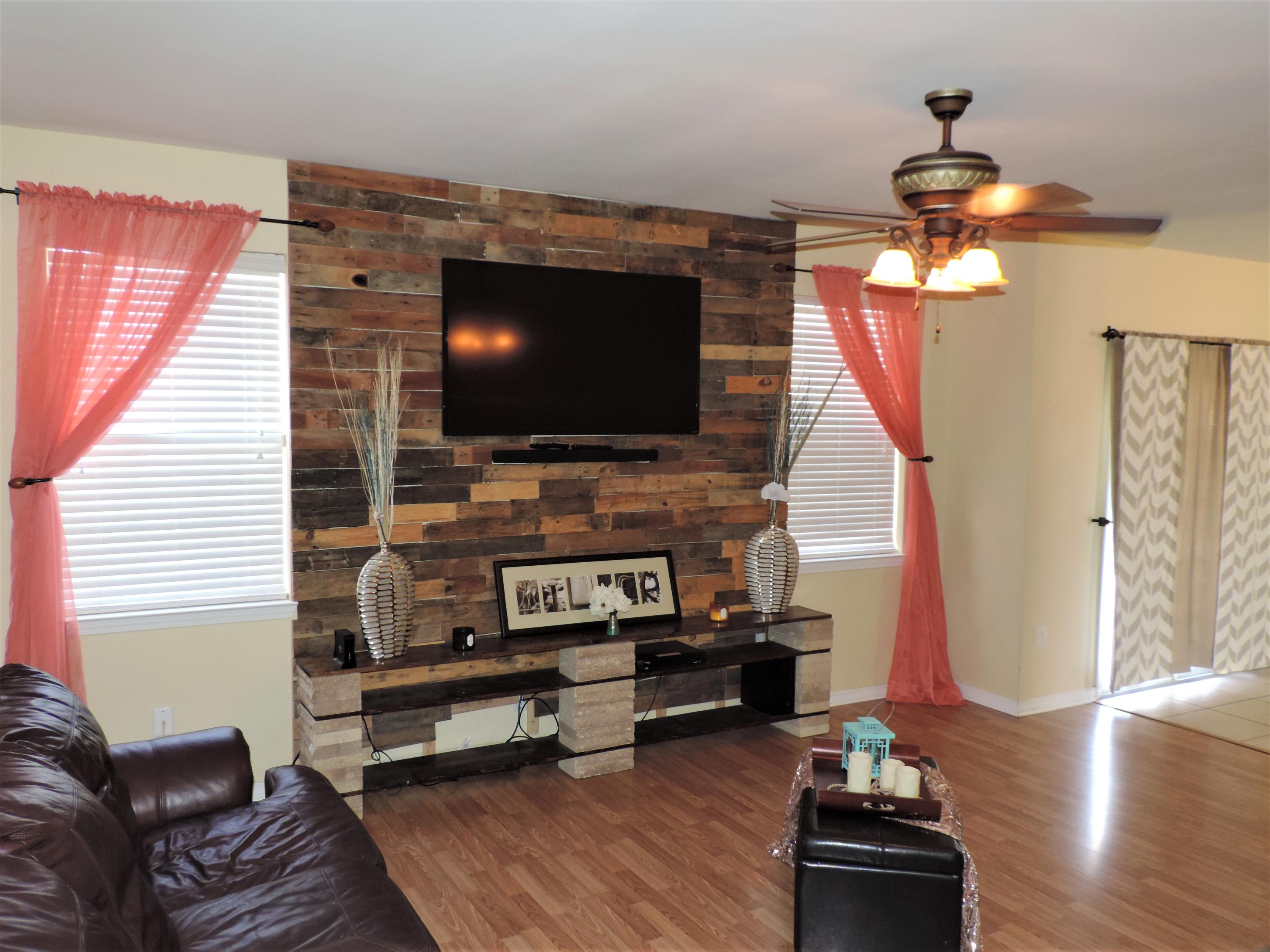 SANDY RIDGE ESTATES - Residential