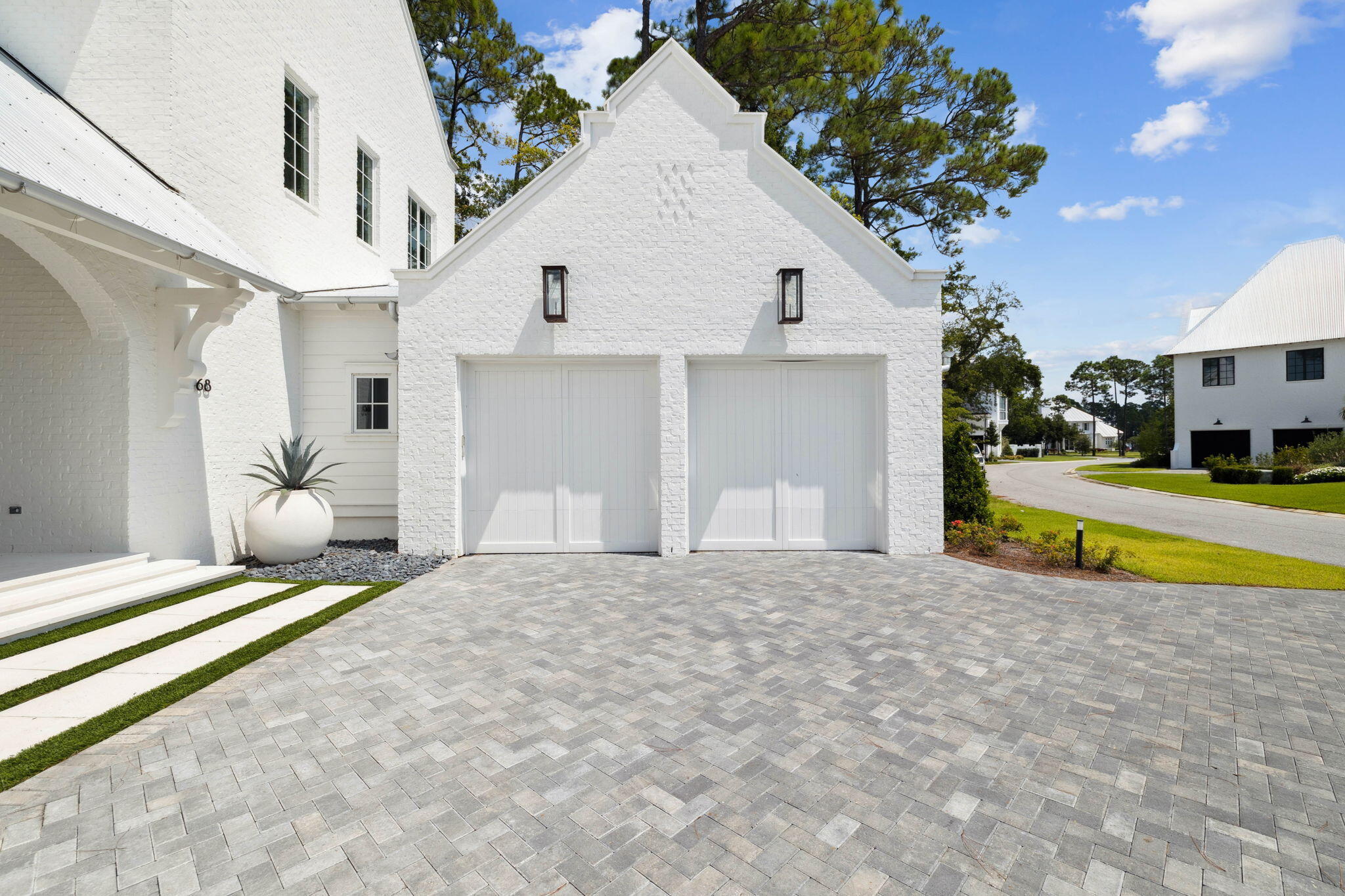 CHURCHILL OAKS - Residential