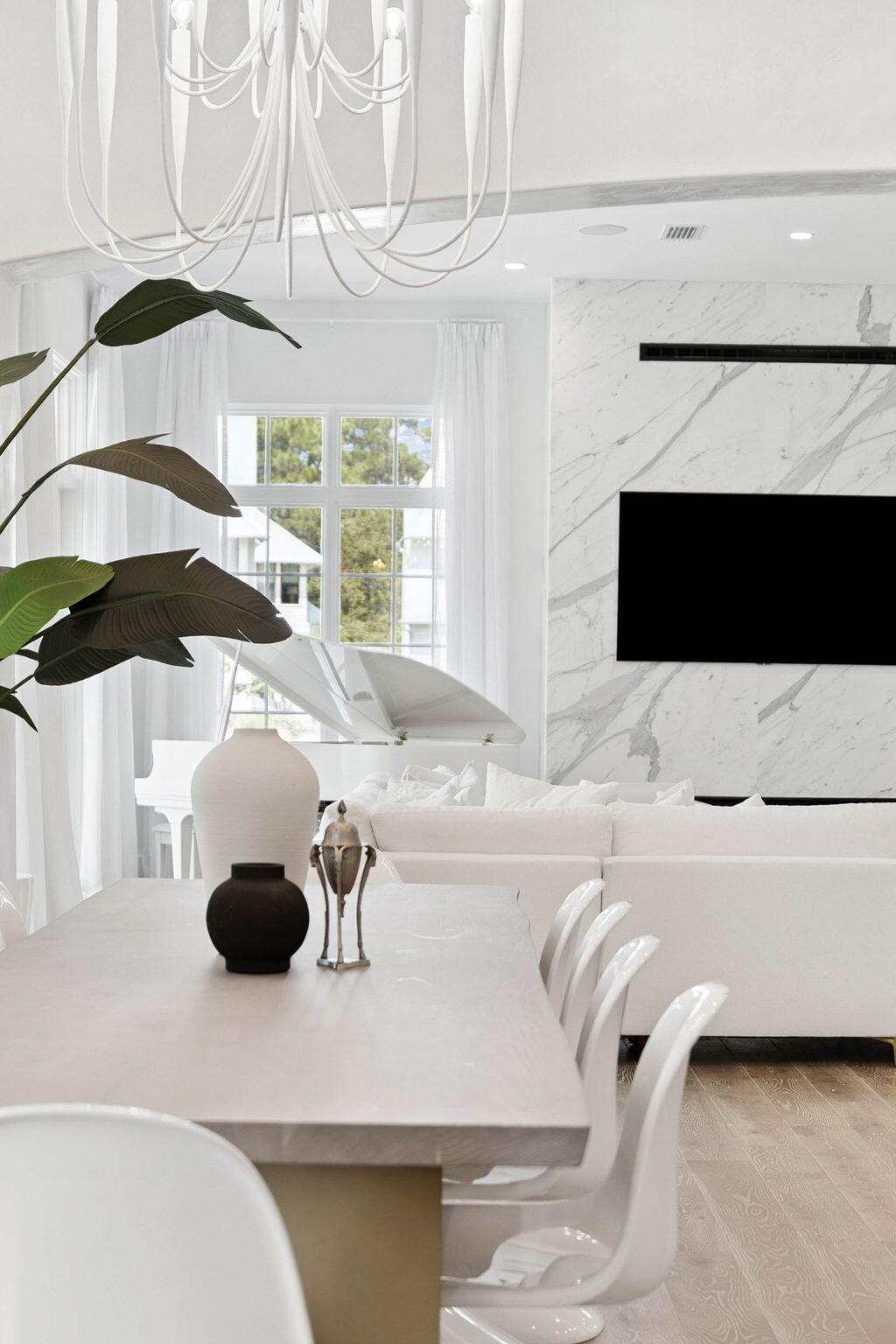 CHURCHILL OAKS - Residential