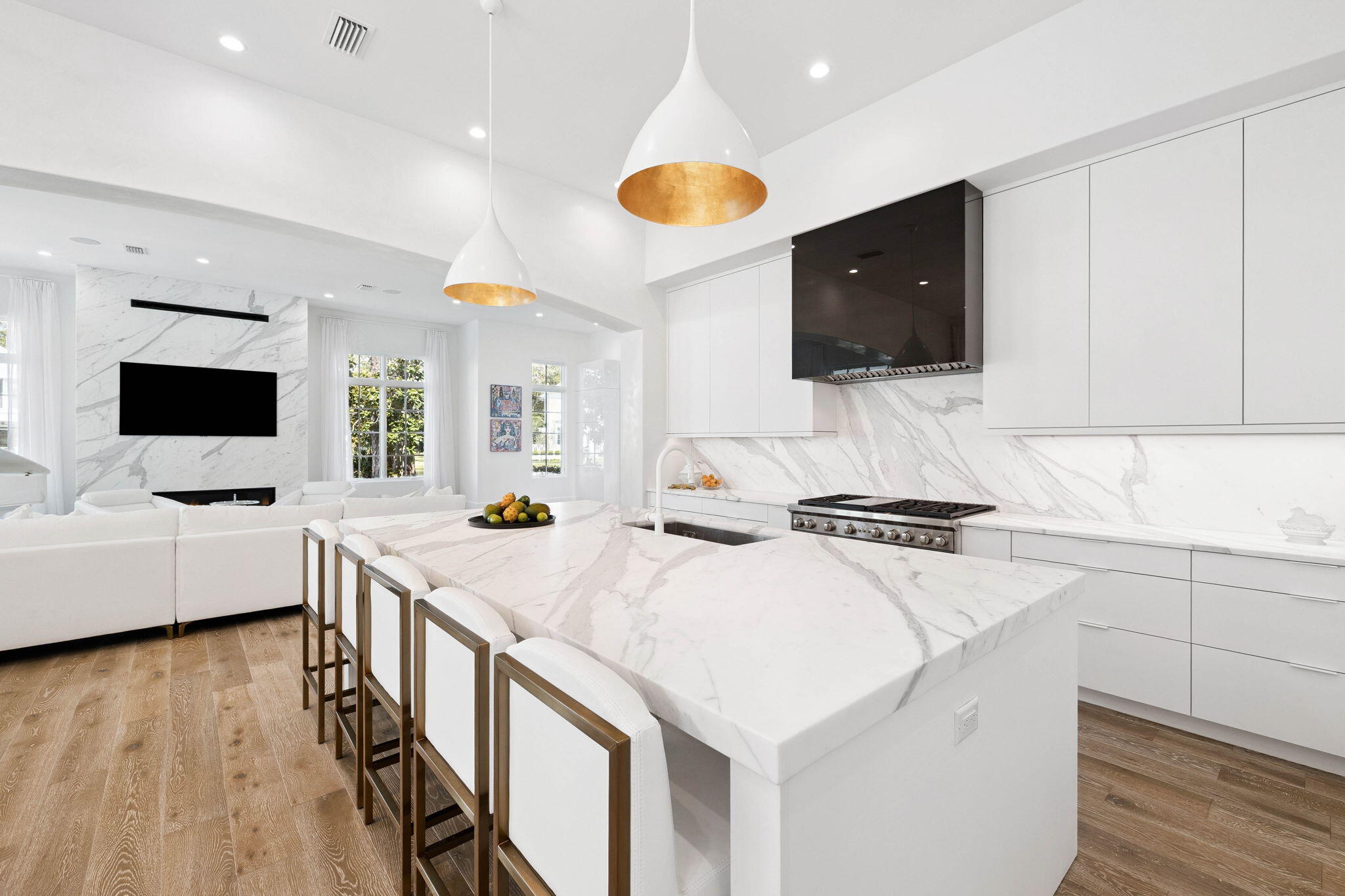 CHURCHILL OAKS - Residential