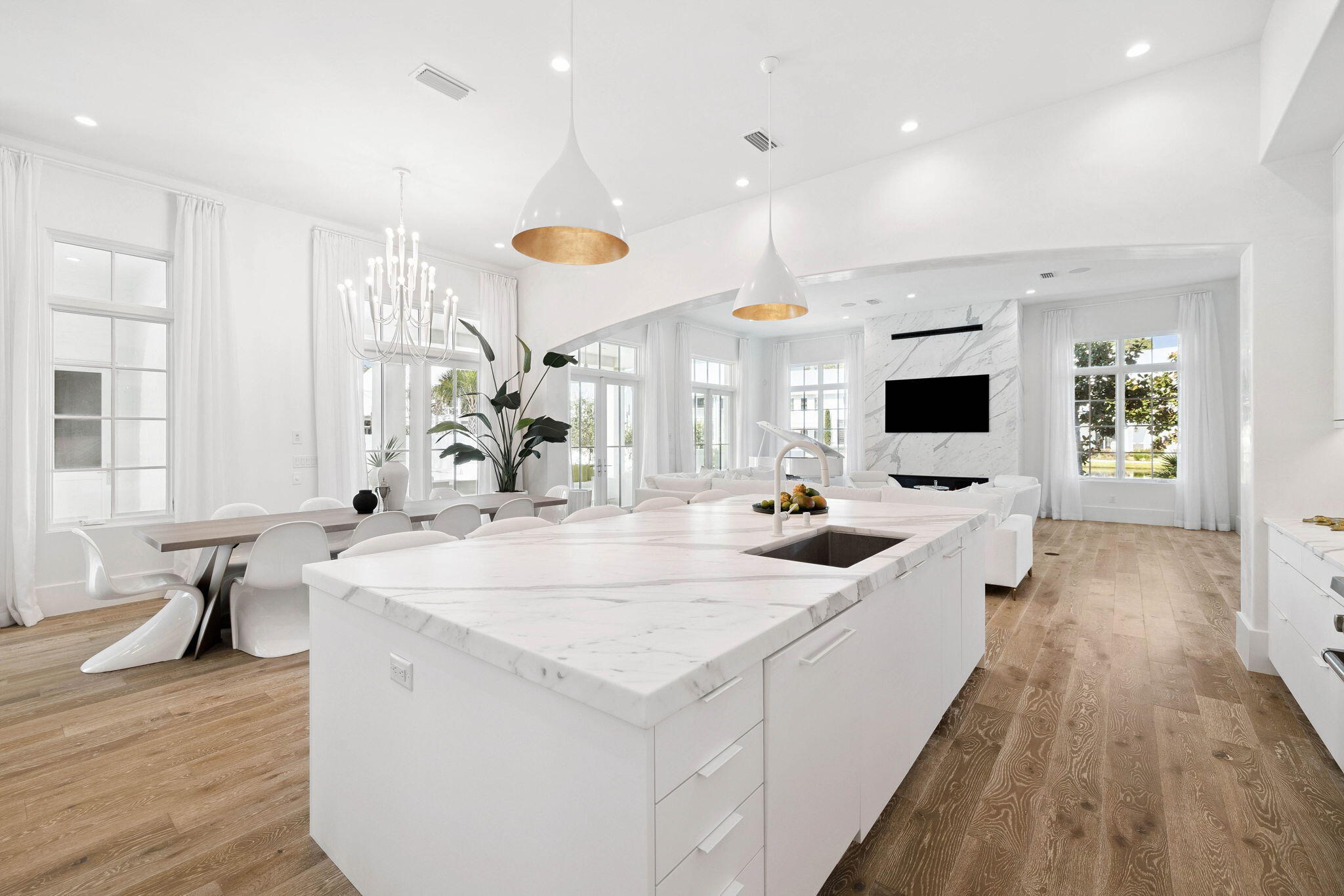 CHURCHILL OAKS - Residential