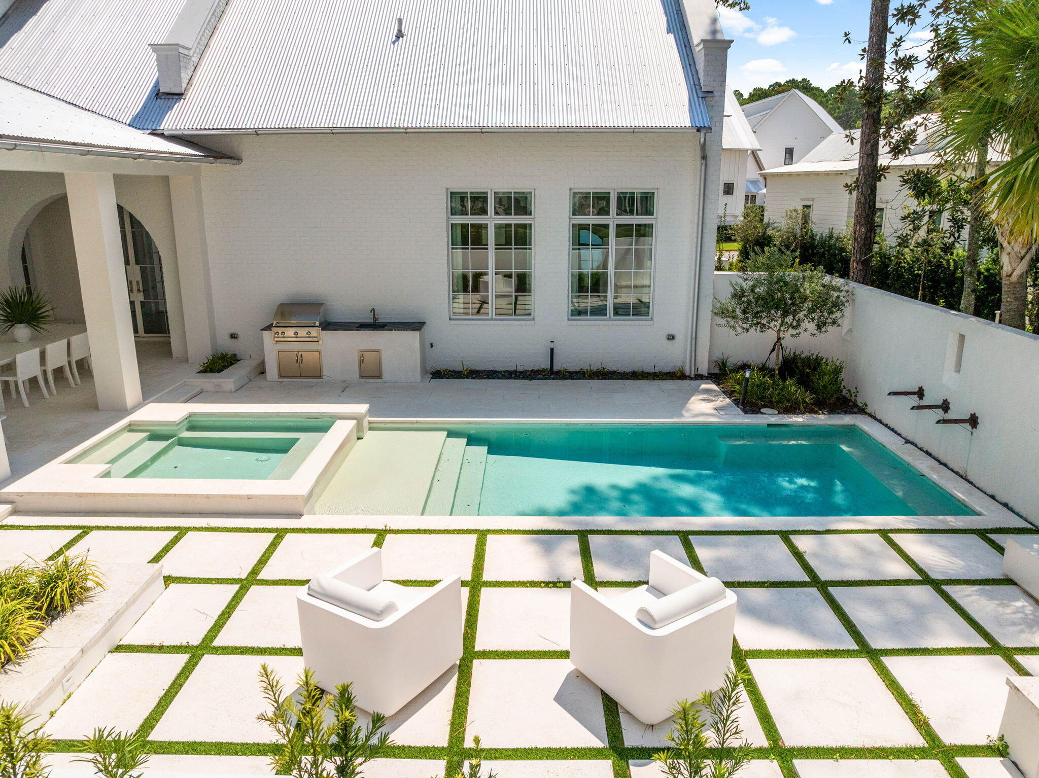 CHURCHILL OAKS - Residential