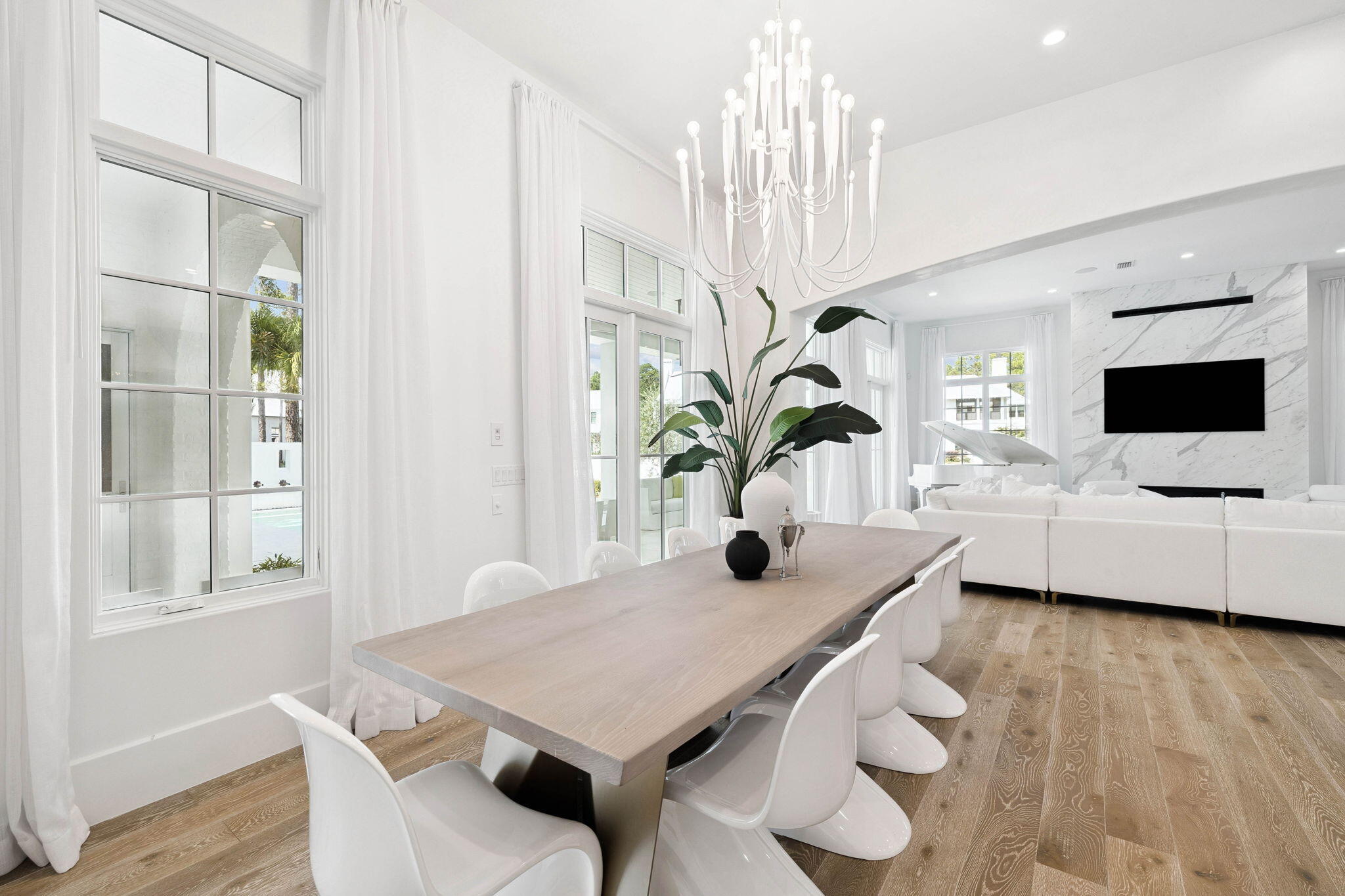 CHURCHILL OAKS - Residential