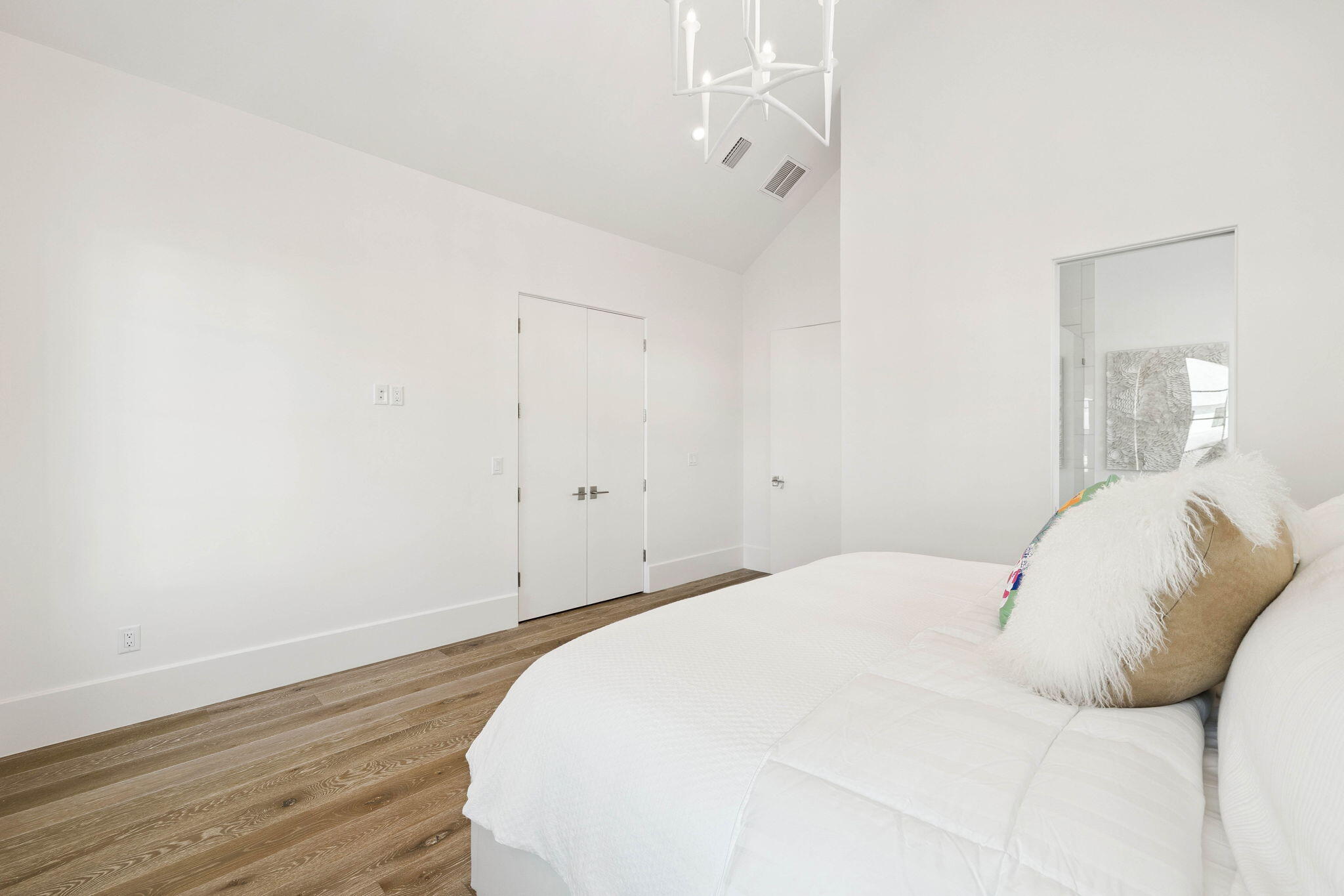 CHURCHILL OAKS - Residential