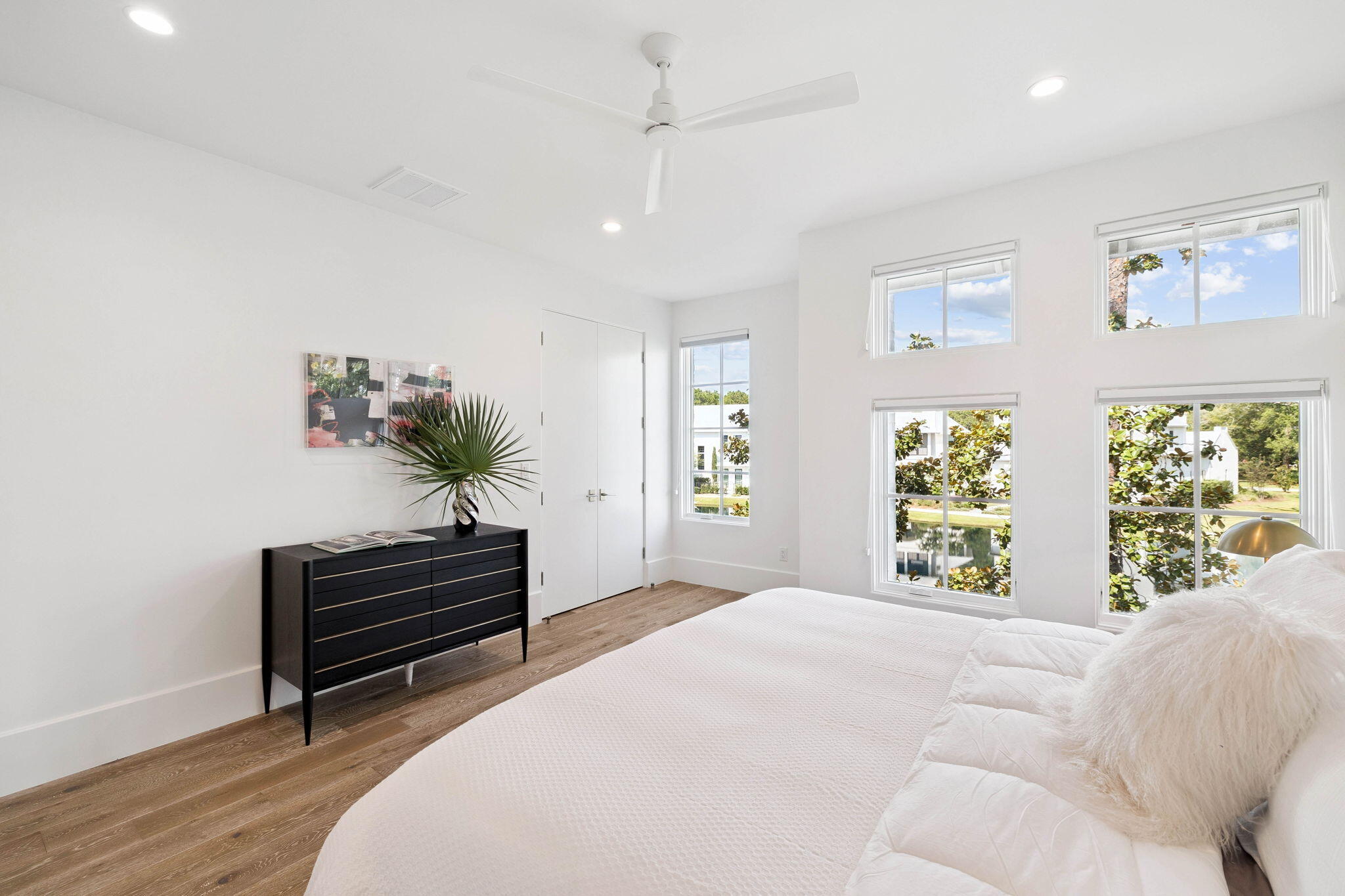 CHURCHILL OAKS - Residential