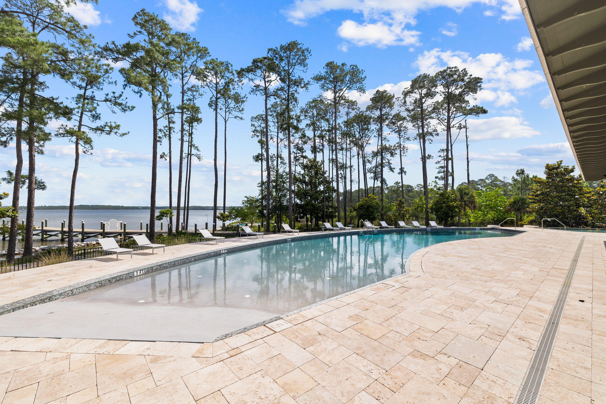 CHURCHILL OAKS - Residential