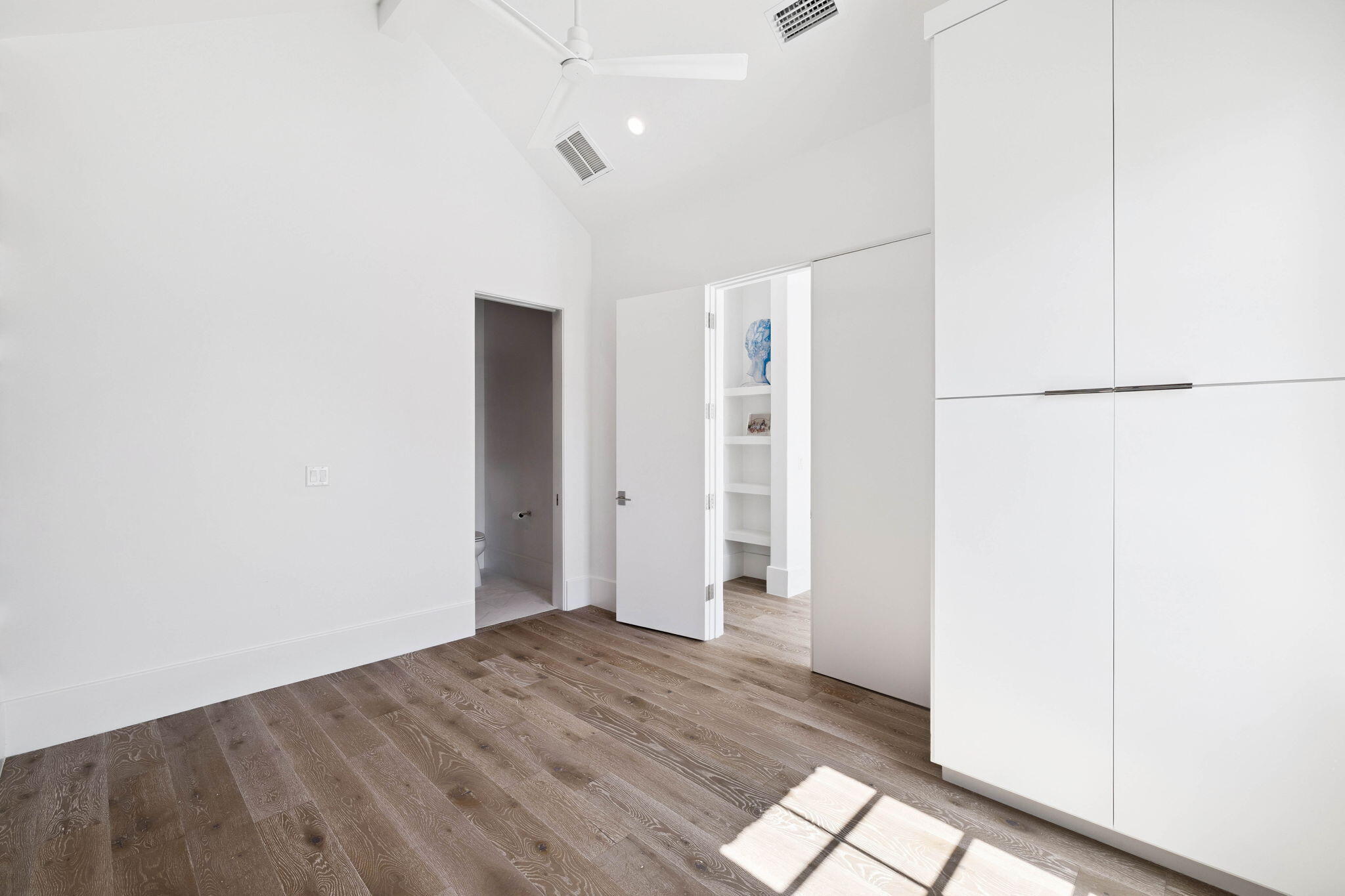 CHURCHILL OAKS - Residential