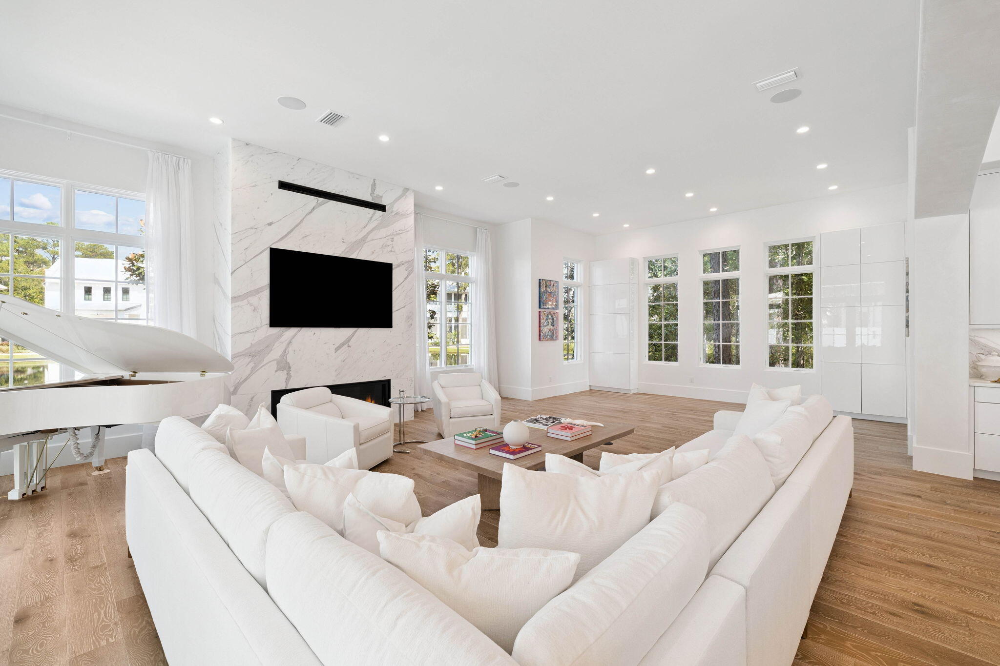 CHURCHILL OAKS - Residential