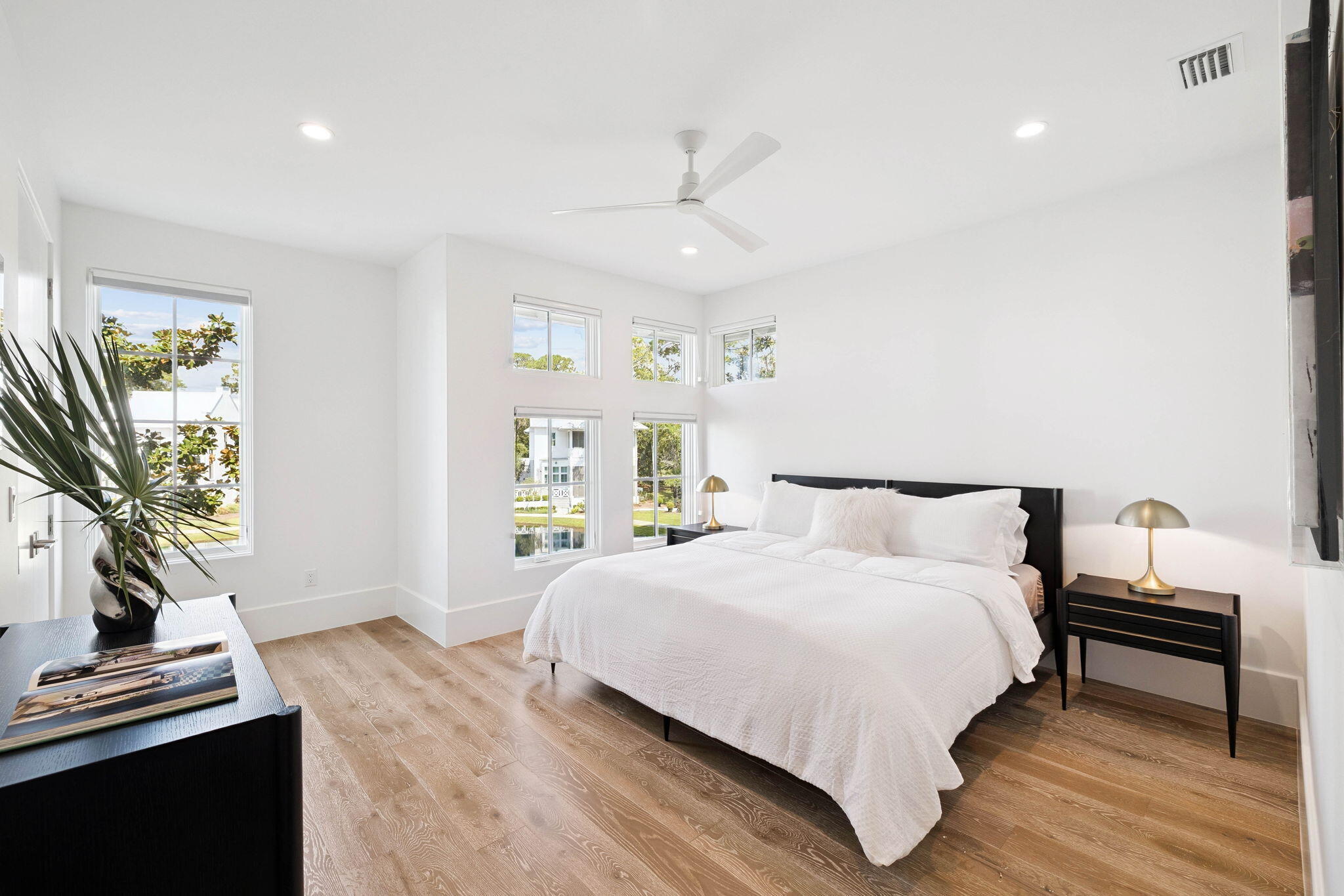 CHURCHILL OAKS - Residential