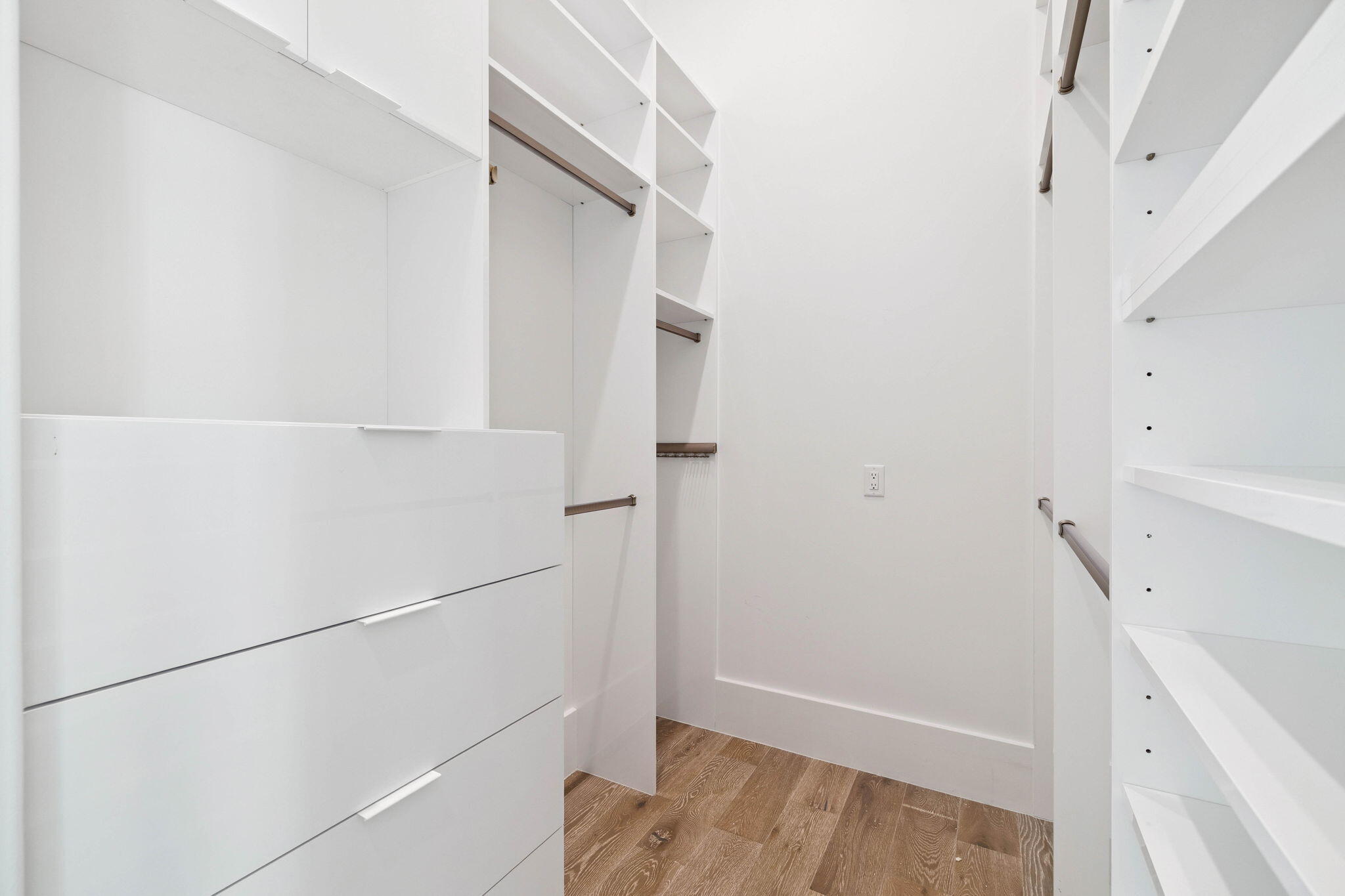 CHURCHILL OAKS - Residential