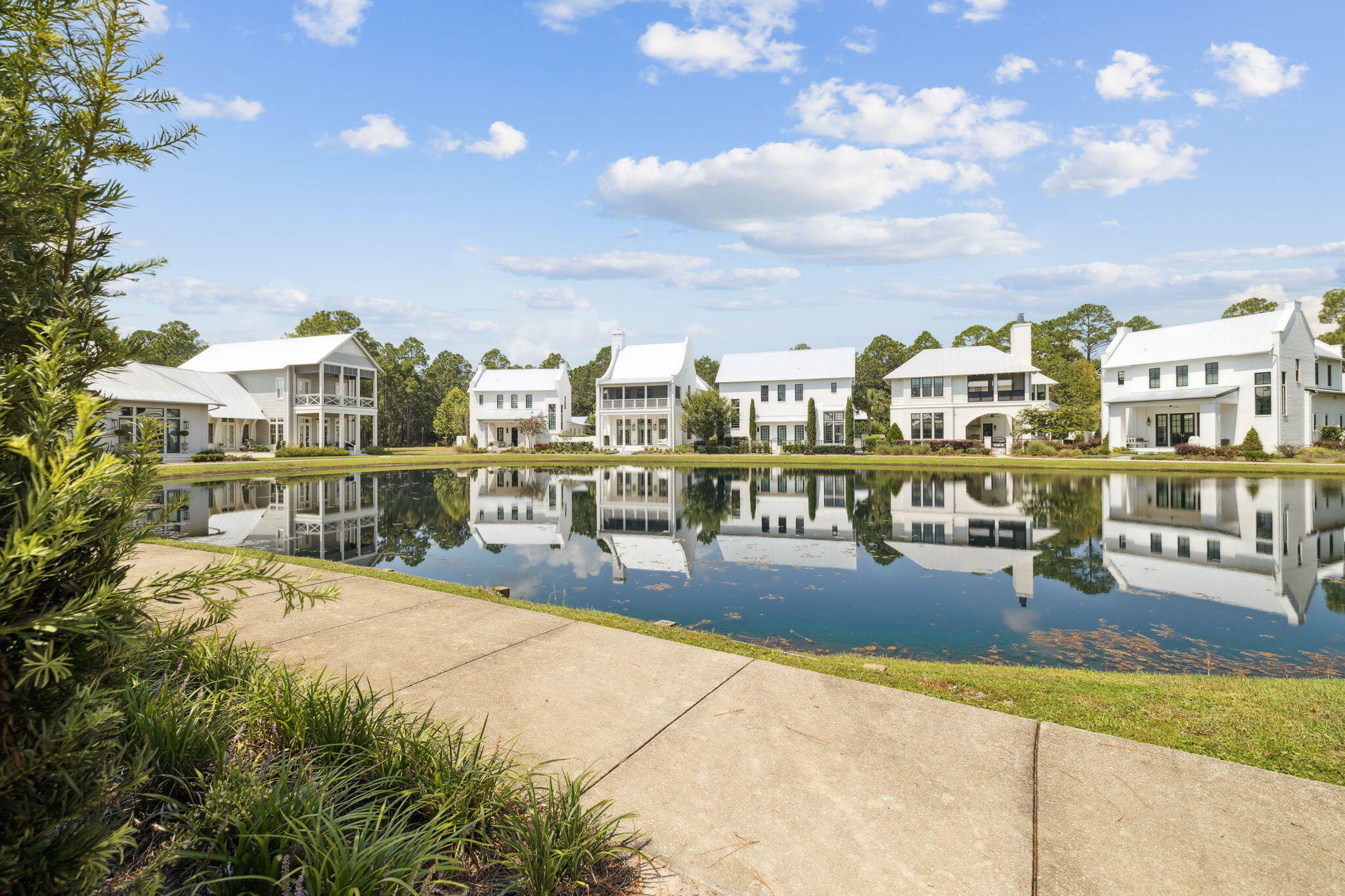 CHURCHILL OAKS - Residential