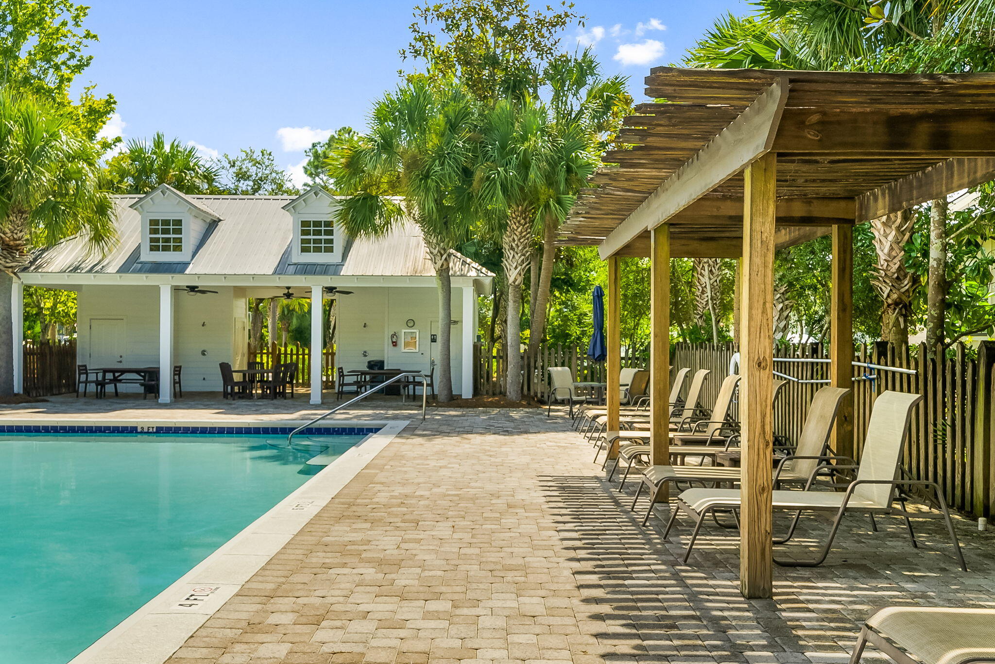 HIDDEN GROVE - Residential