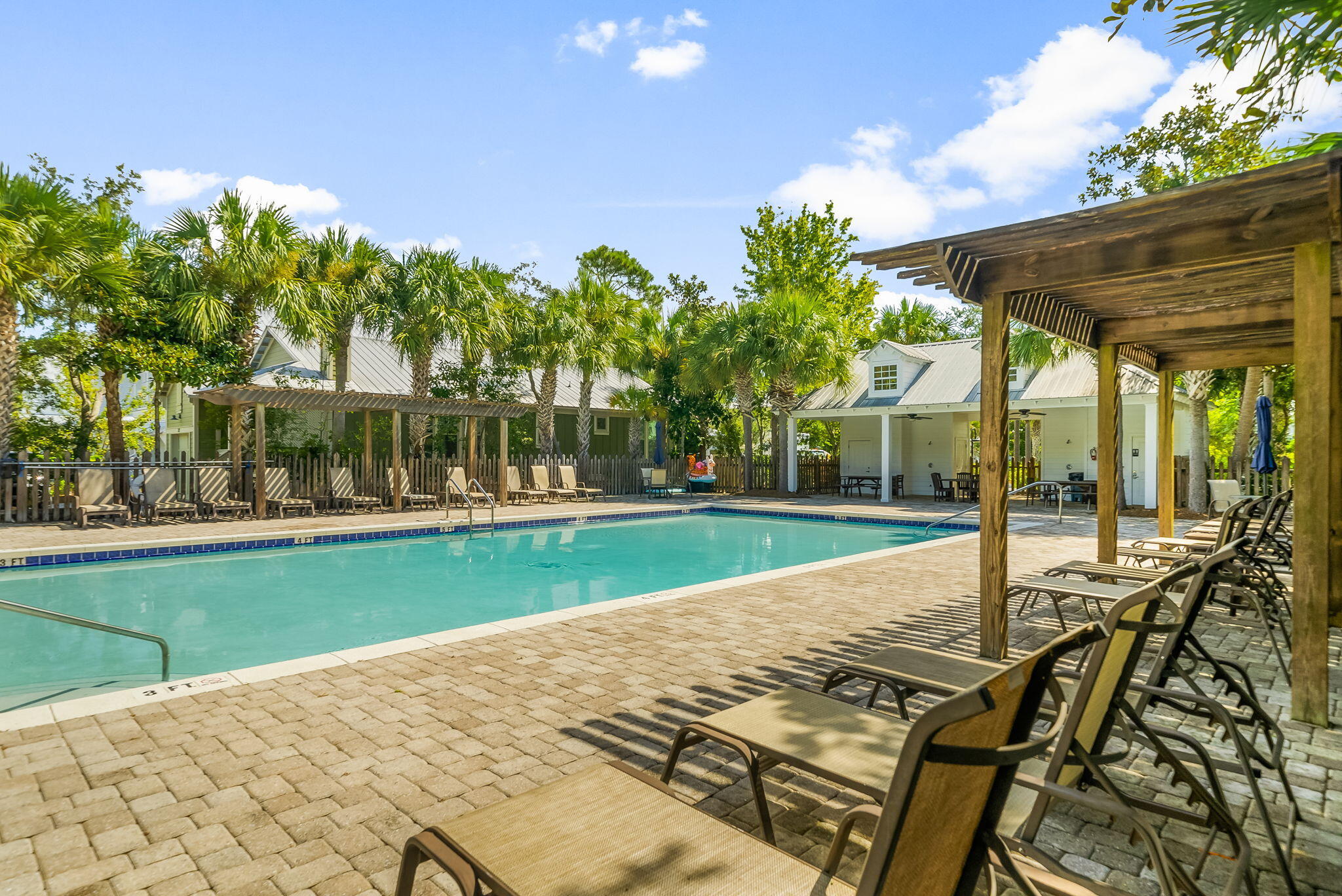 HIDDEN GROVE - Residential