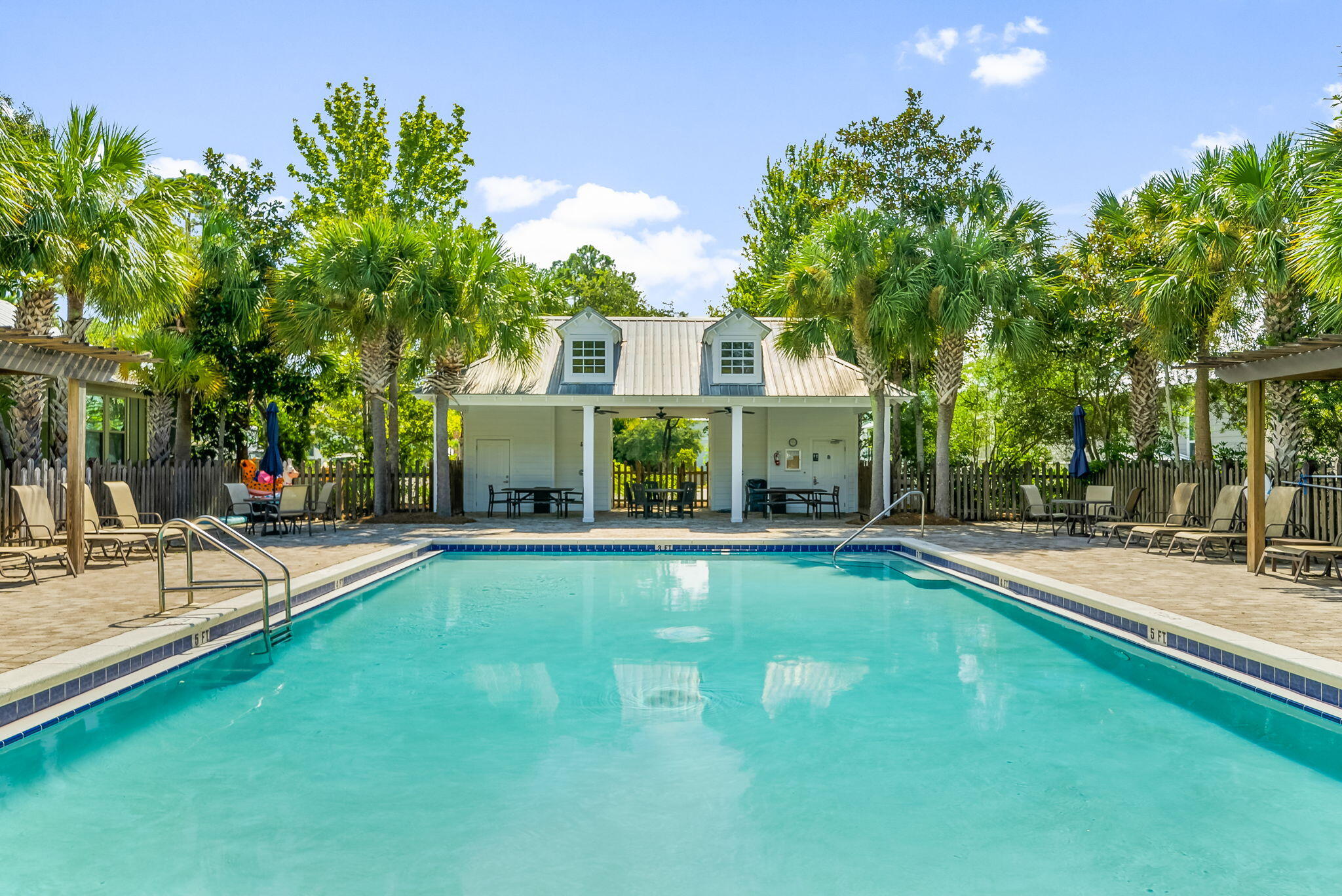 HIDDEN GROVE - Residential