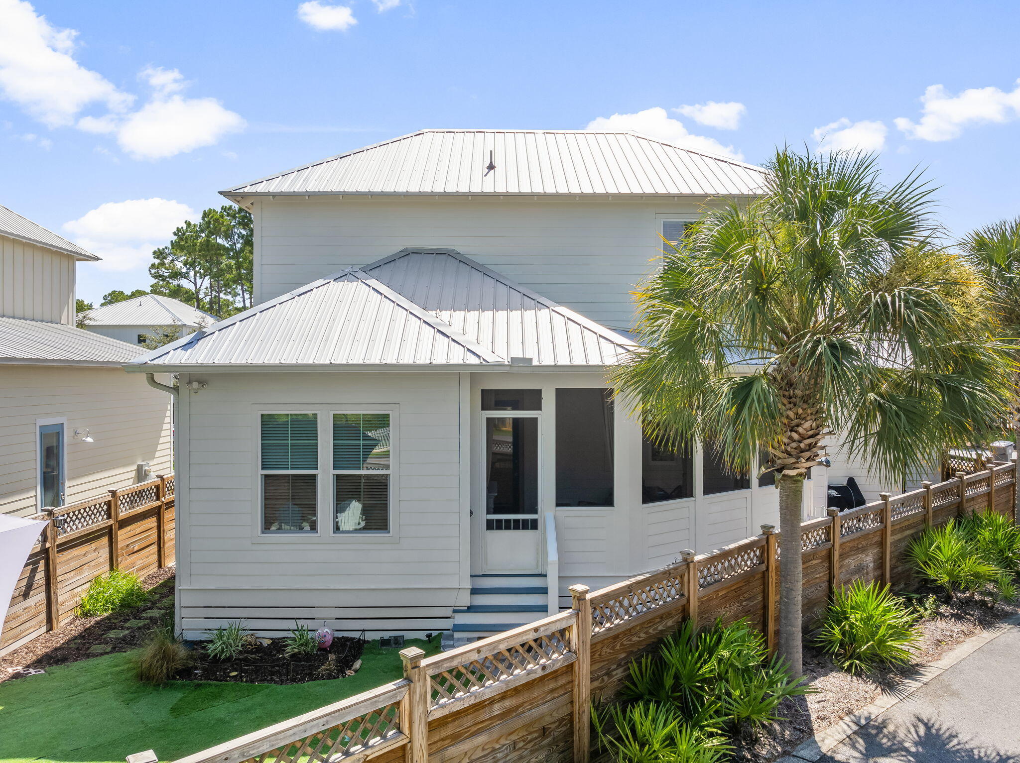 HIDDEN GROVE - Residential