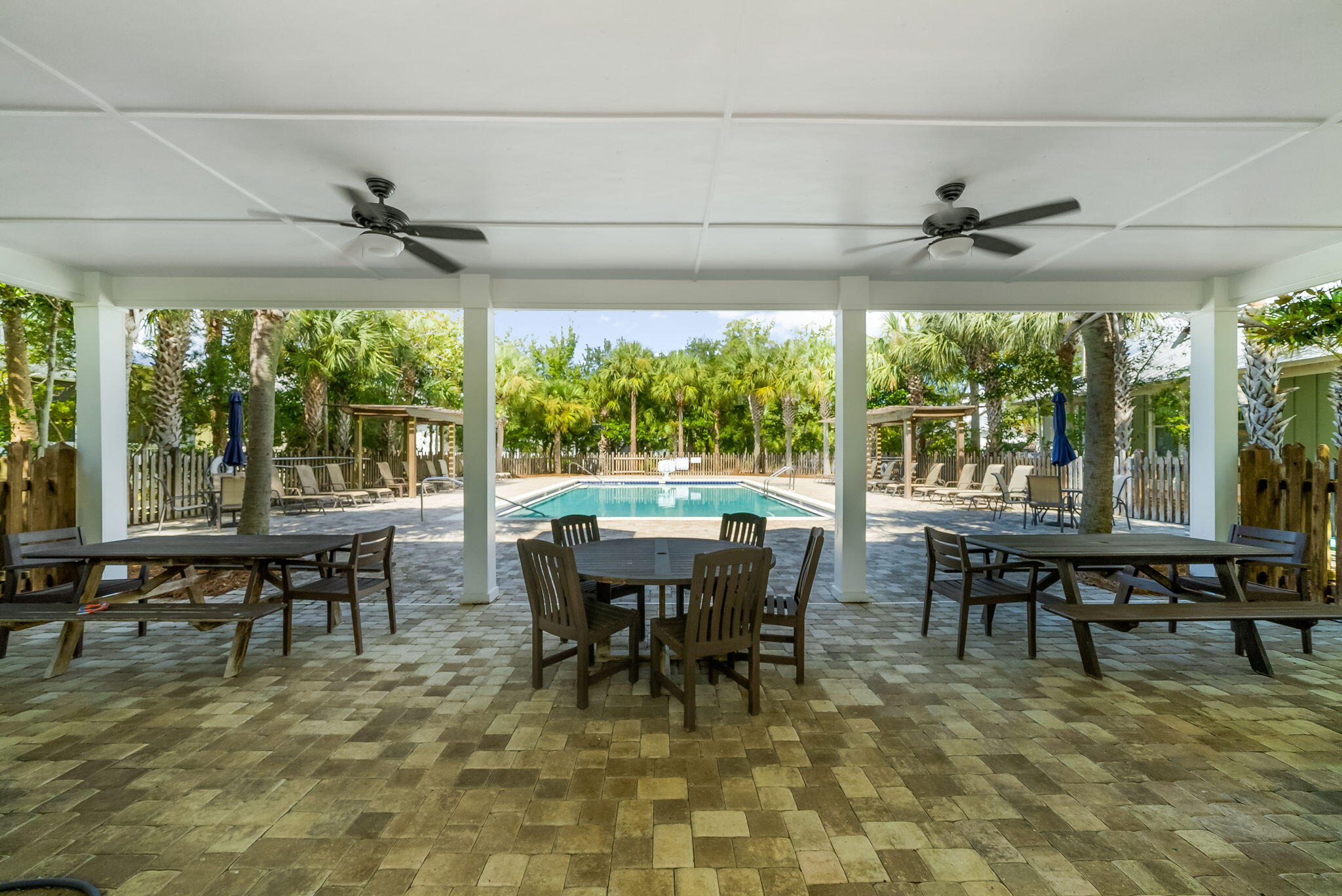 HIDDEN GROVE - Residential