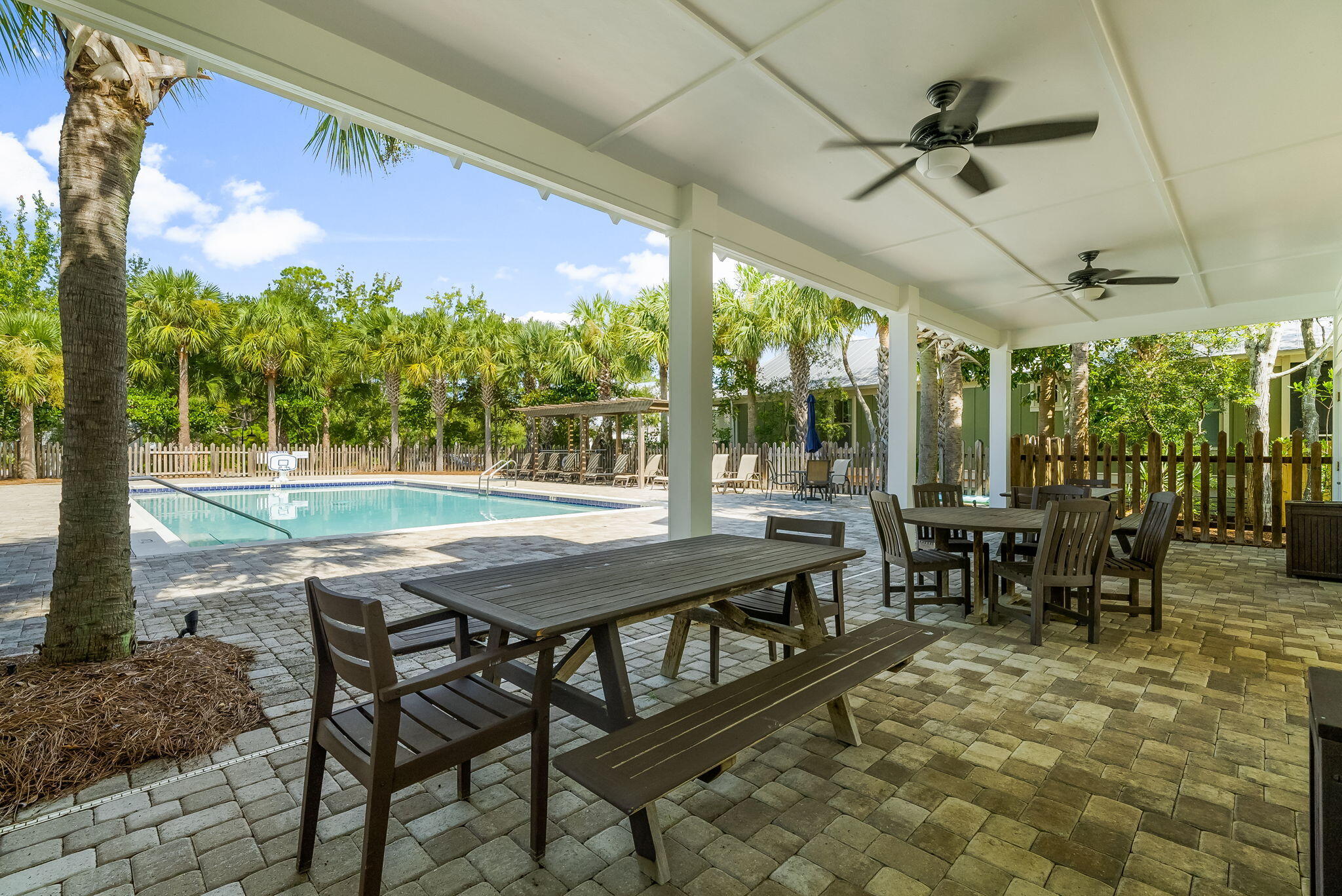 HIDDEN GROVE - Residential