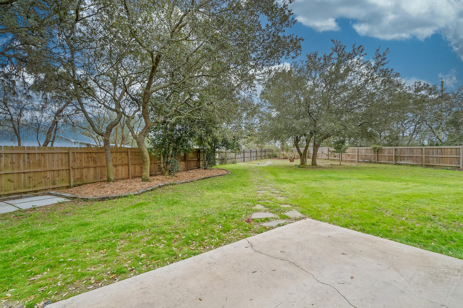 COUNTRY BREEZE ESTATES - Residential