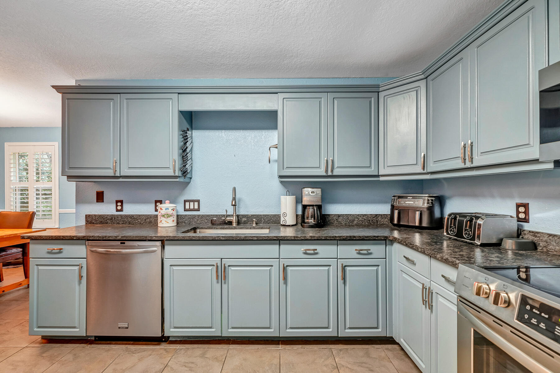 COUNTRY BREEZE ESTATES - Residential