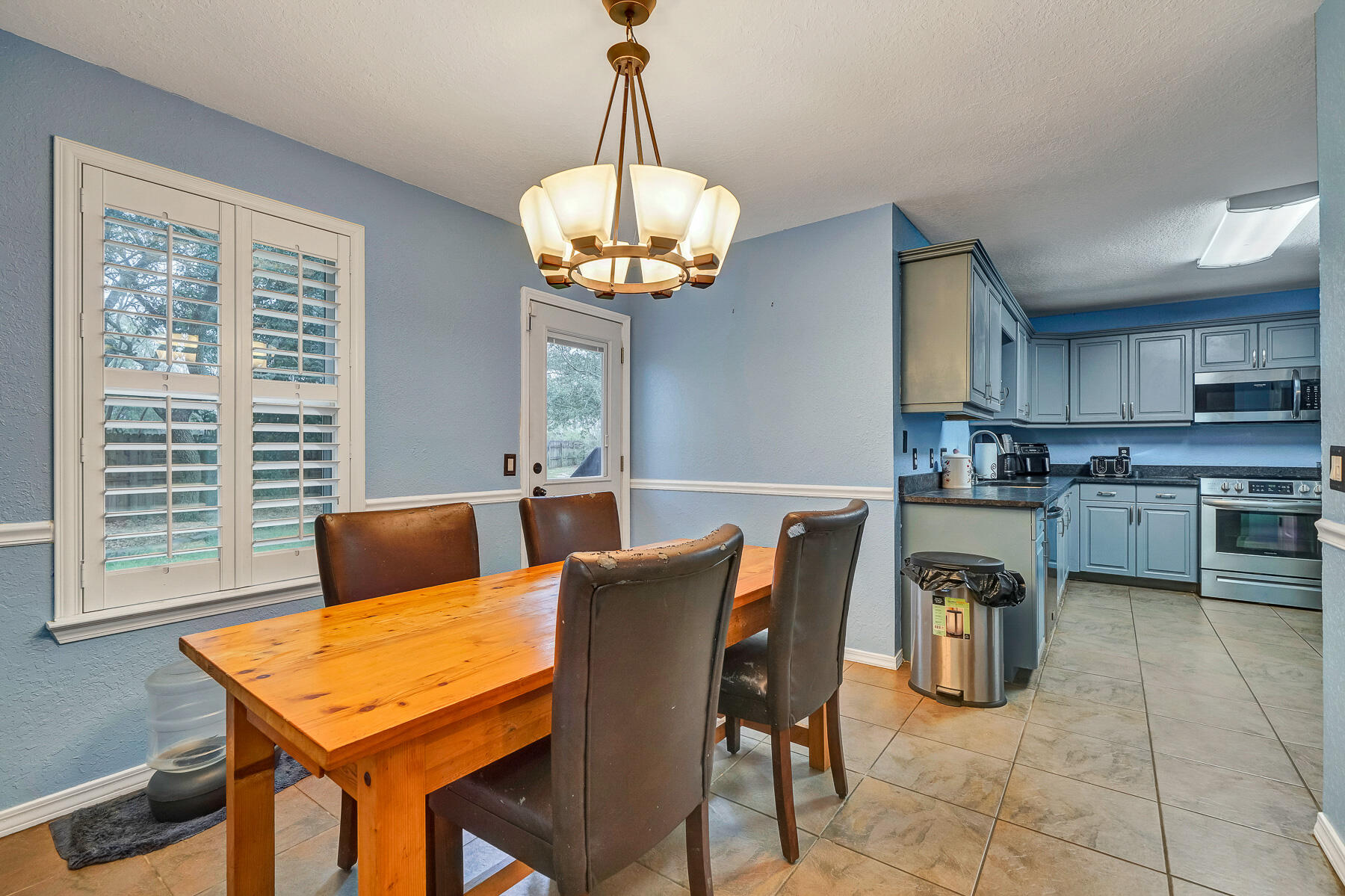 COUNTRY BREEZE ESTATES - Residential