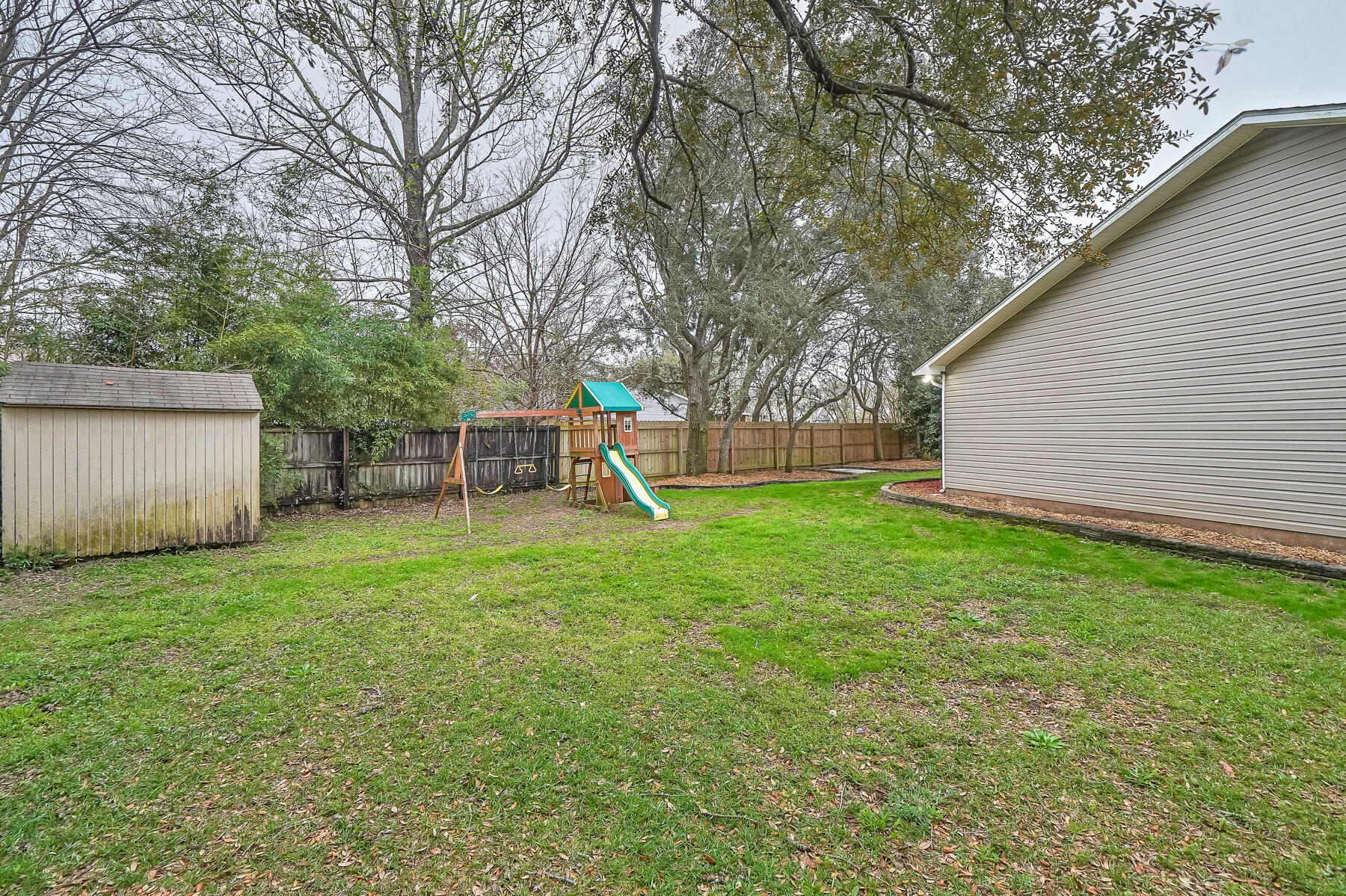 COUNTRY BREEZE ESTATES - Residential