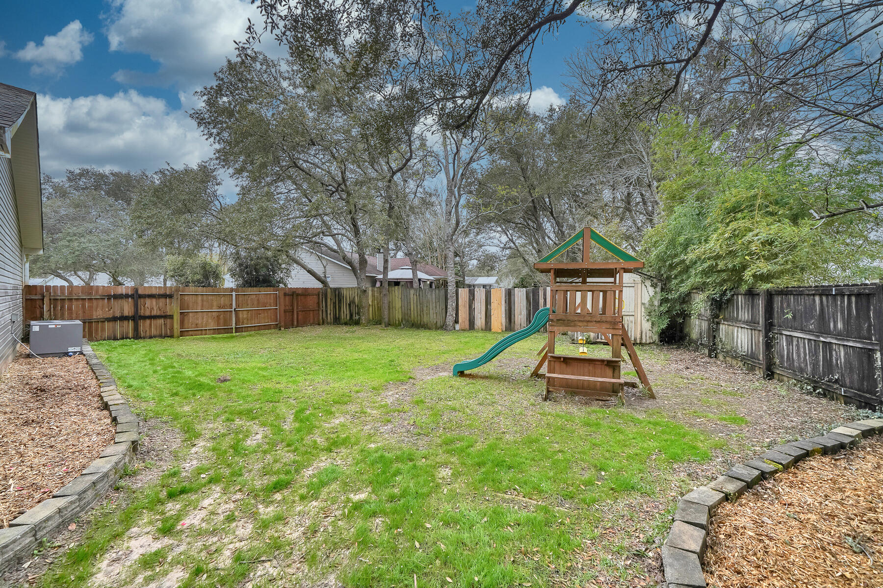 COUNTRY BREEZE ESTATES - Residential