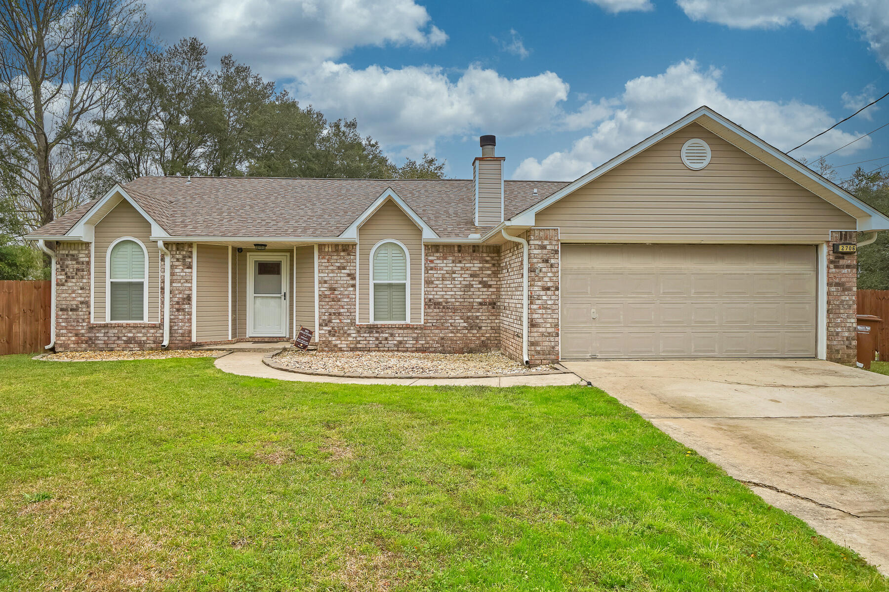 COUNTRY BREEZE ESTATES - Residential