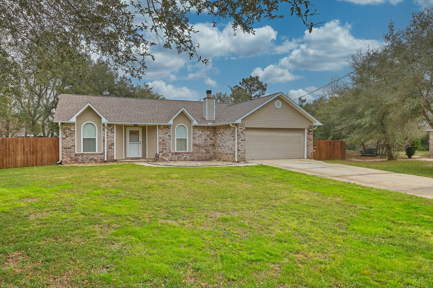 COUNTRY BREEZE ESTATES - Residential