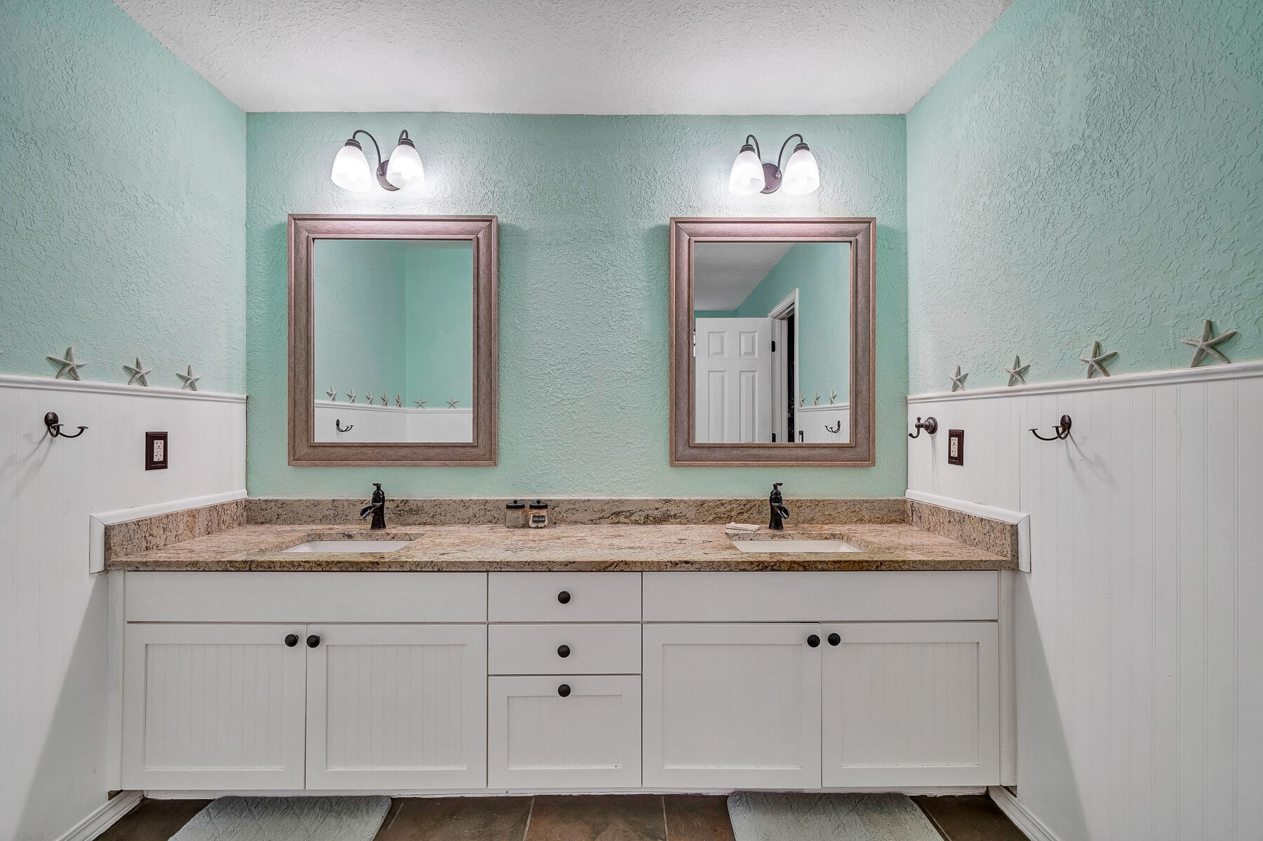 COUNTRY BREEZE ESTATES - Residential