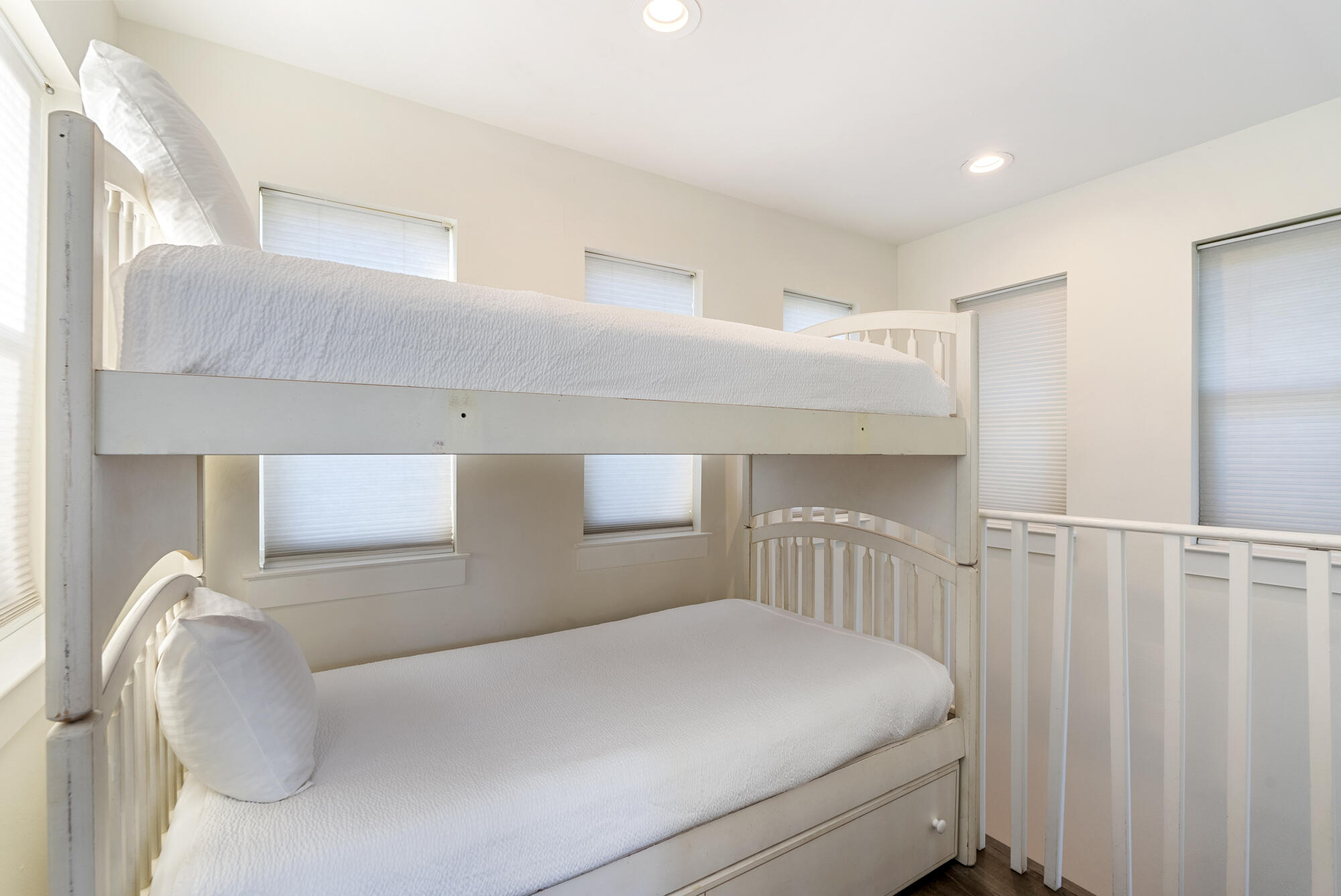 SUMMER'S EDGE - Residential