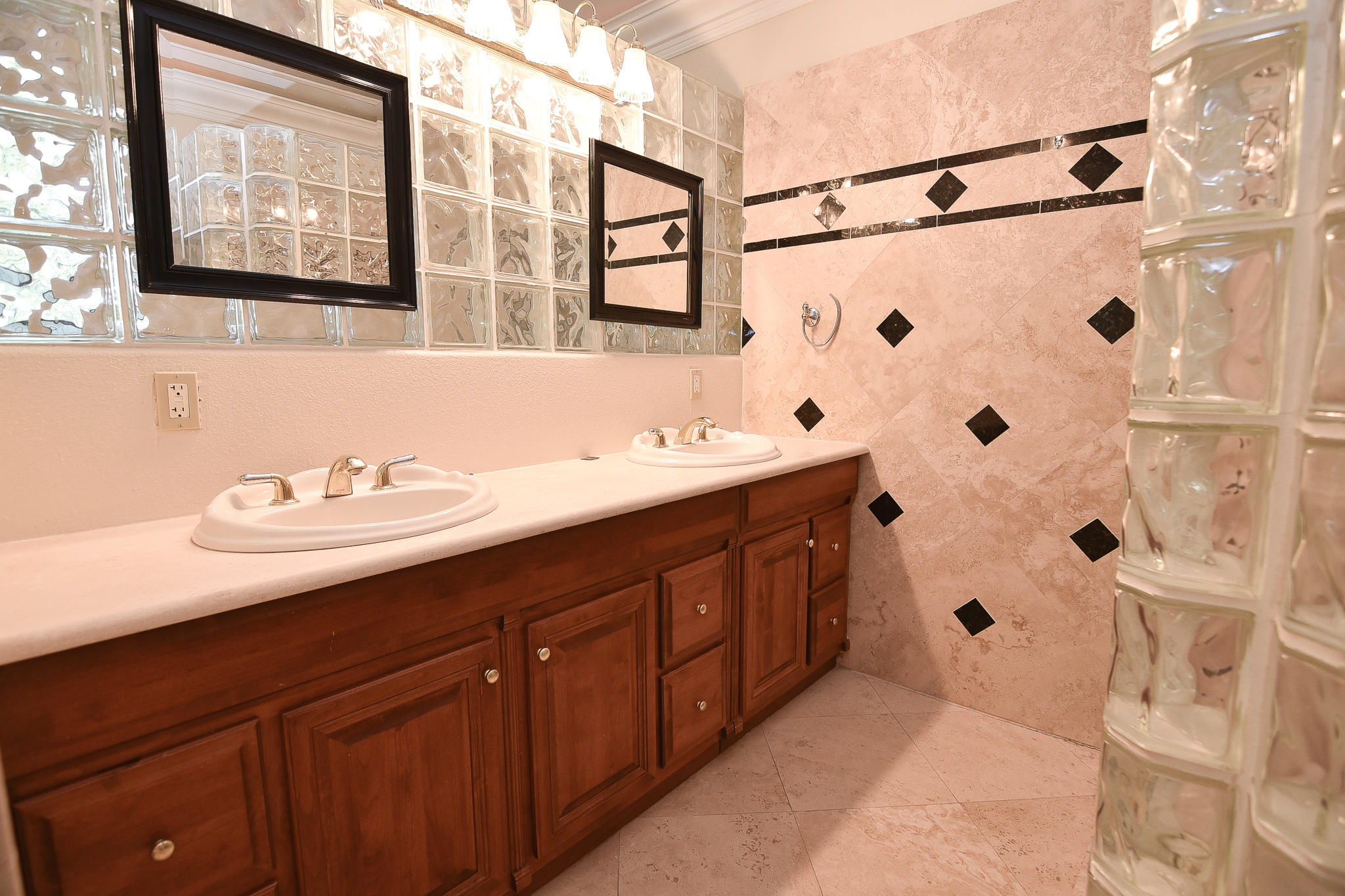 BEACONS BEND - Residential