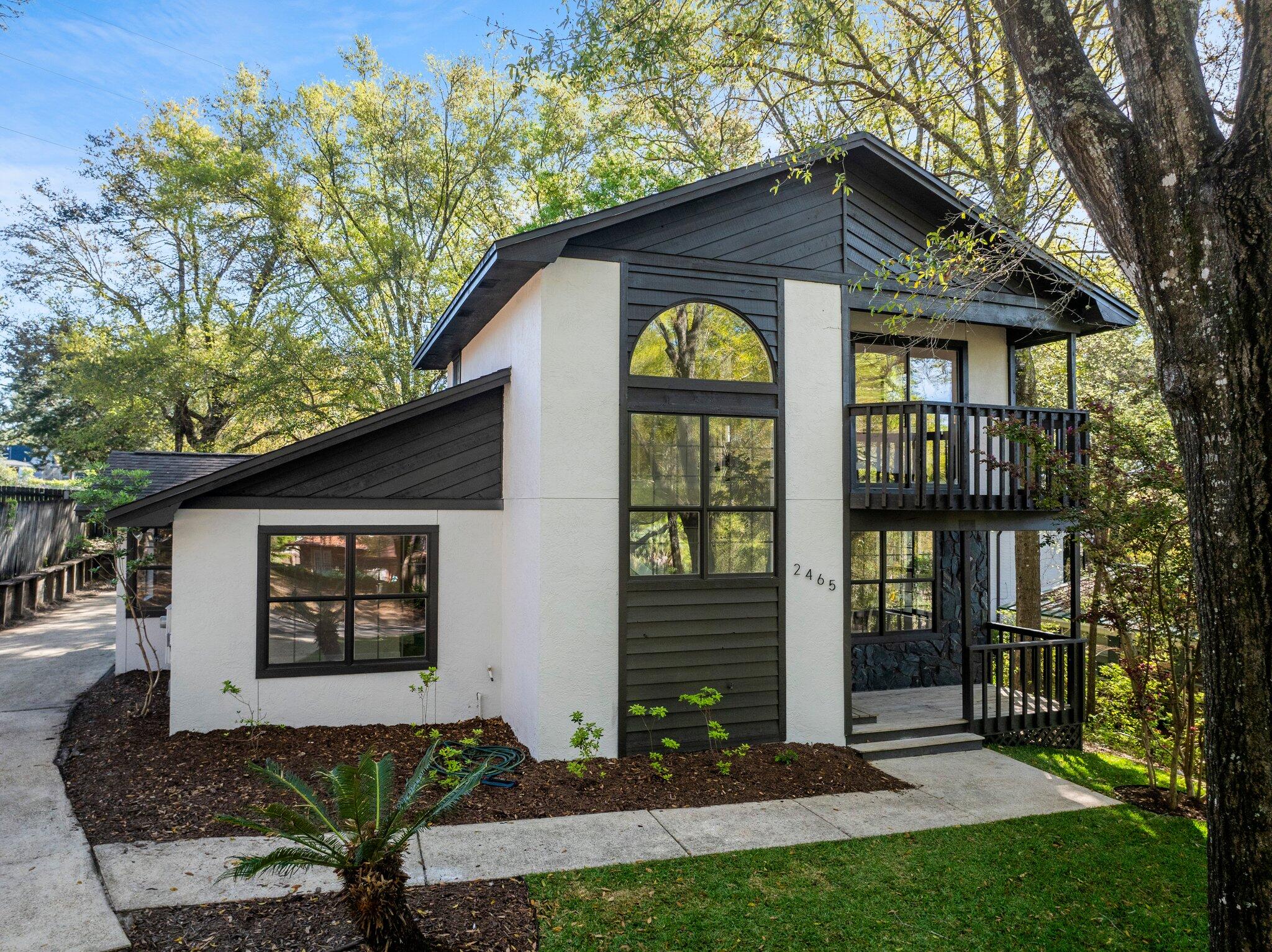 Welcome to this fully renovated, three-bedroom, three full bathroom home located in a prime location less than 500 ft. from the beautiful water of Rocky Bayou. Step into this charming house and be captivated by its brand new kitchen, featuring sleek quartz countertops, stainless steel appliances, ample storage space.and a beautiful peek-a-boo water view. New flooring throughout the house, fresh paint, new cabinets, new light fixtures, new trim, new HVAC, new water heater, new PEX plumbing, a freshly painted exterior, new exterior doors, fresh landscaping and many more updates.The attached garage has an additional attached shed for extra storage.
