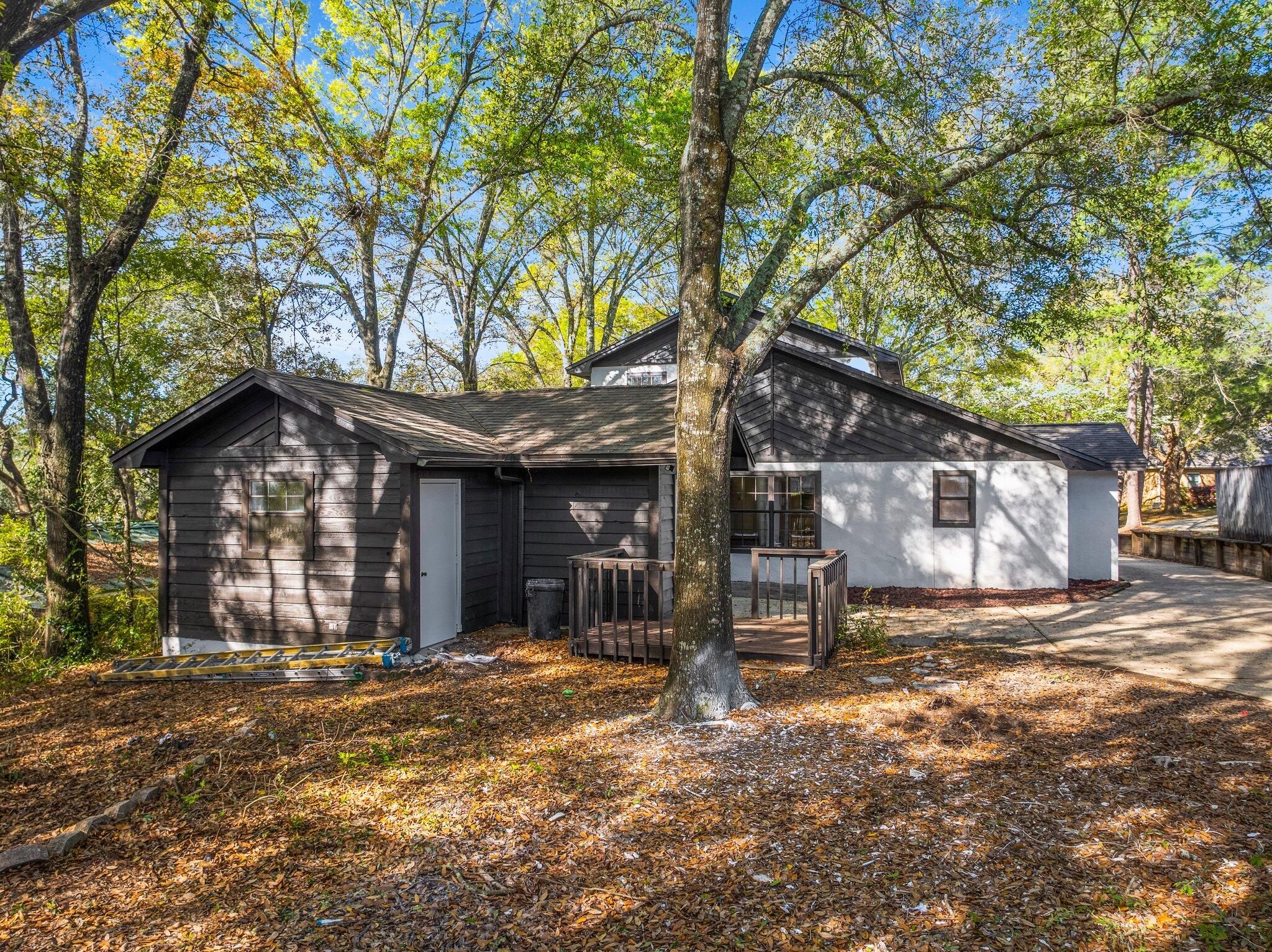 EDGEWATER VILLAGE - Residential