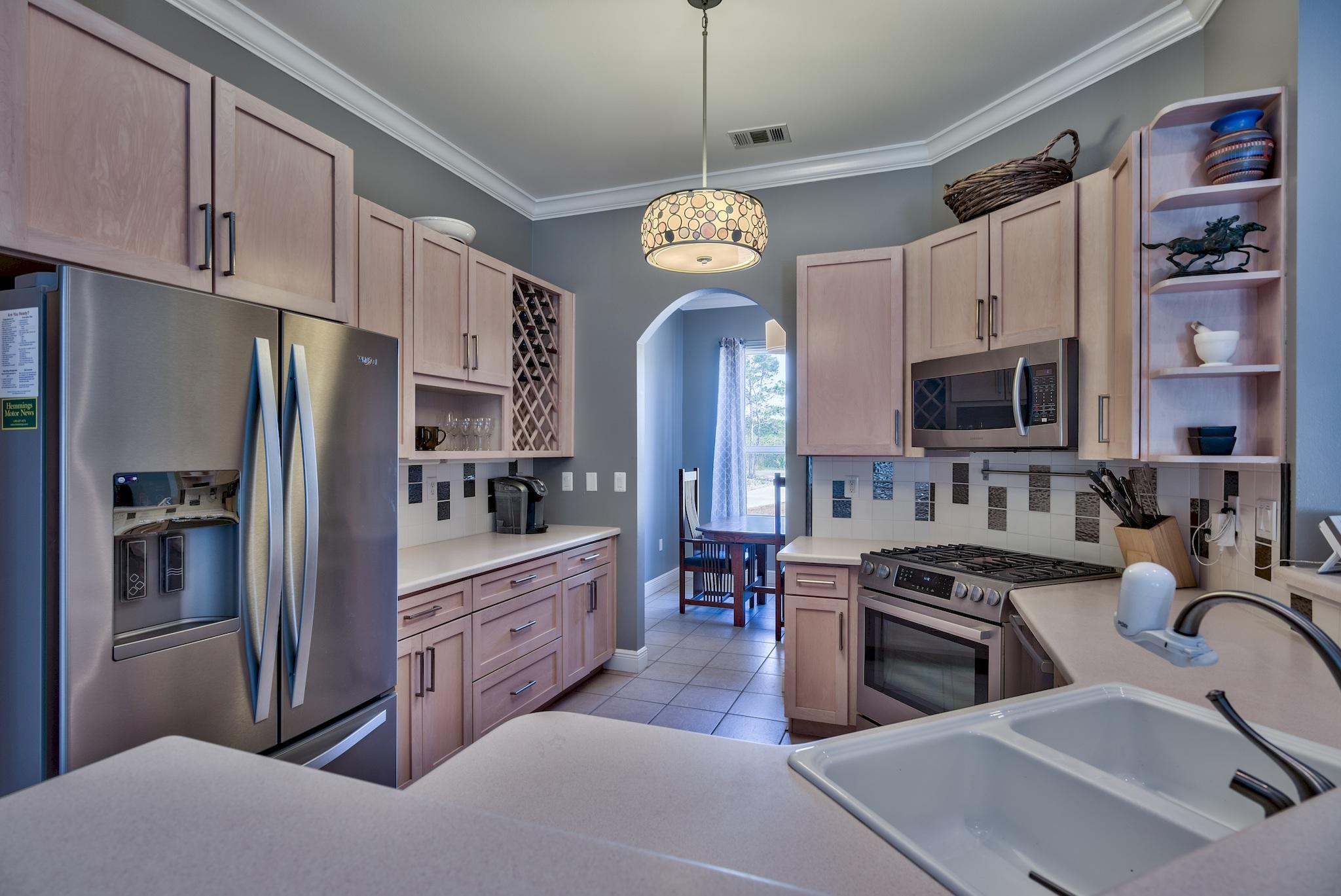 COUNTRY CLUB ESTATES - Residential