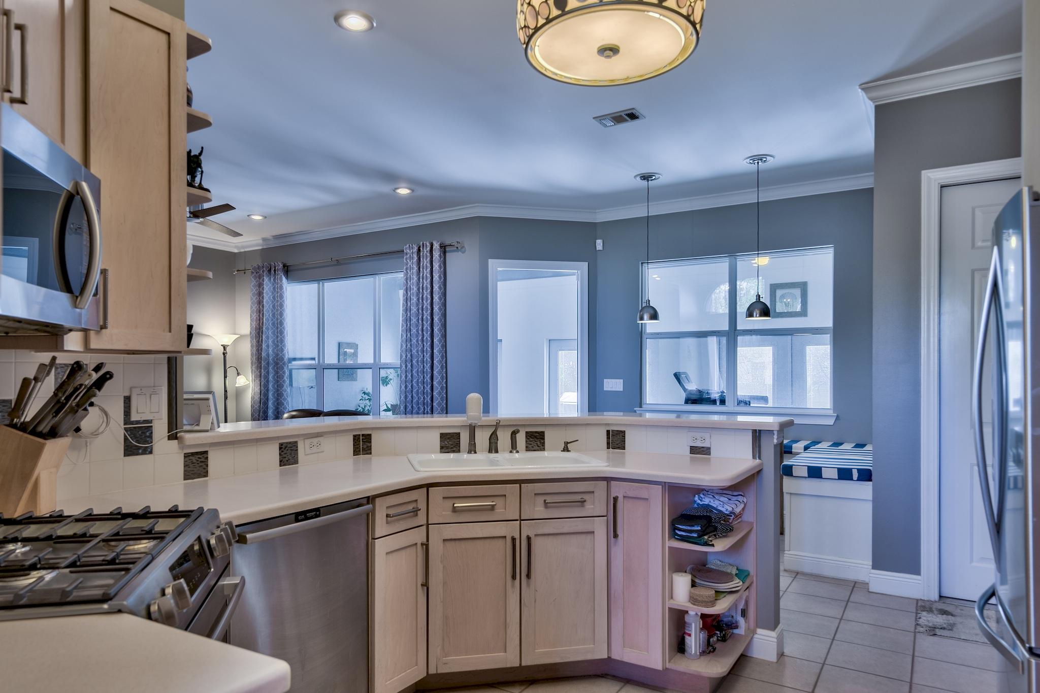 COUNTRY CLUB ESTATES - Residential