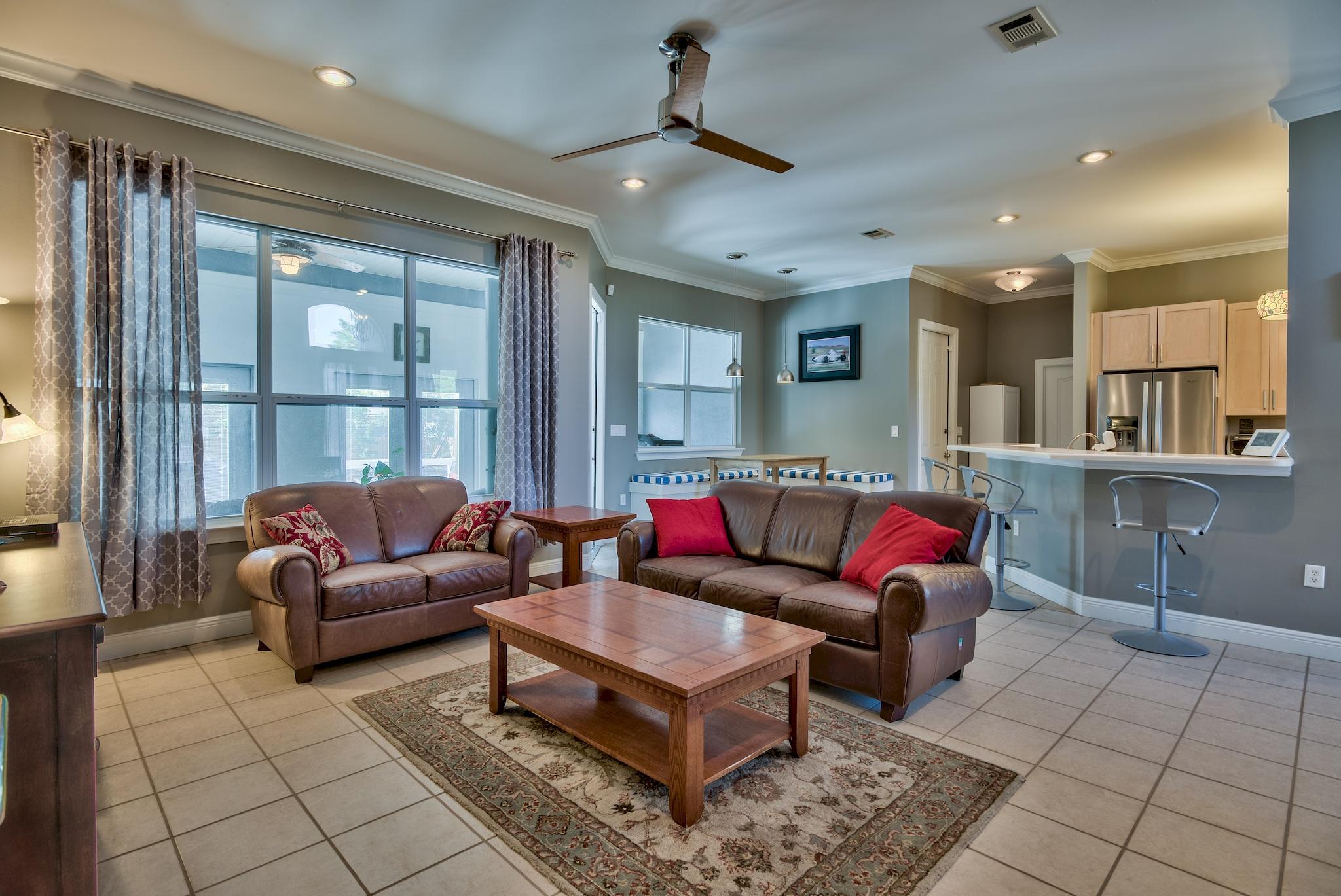 COUNTRY CLUB ESTATES - Residential