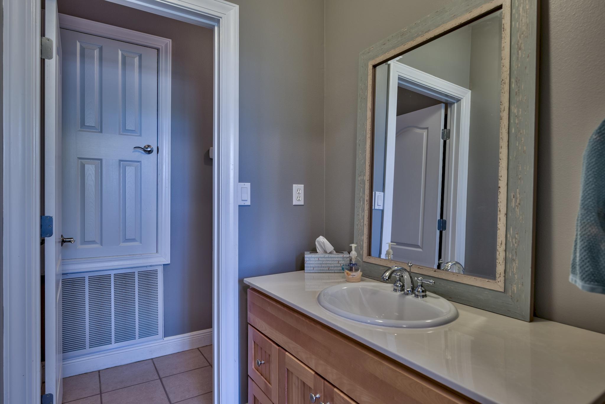 COUNTRY CLUB ESTATES - Residential