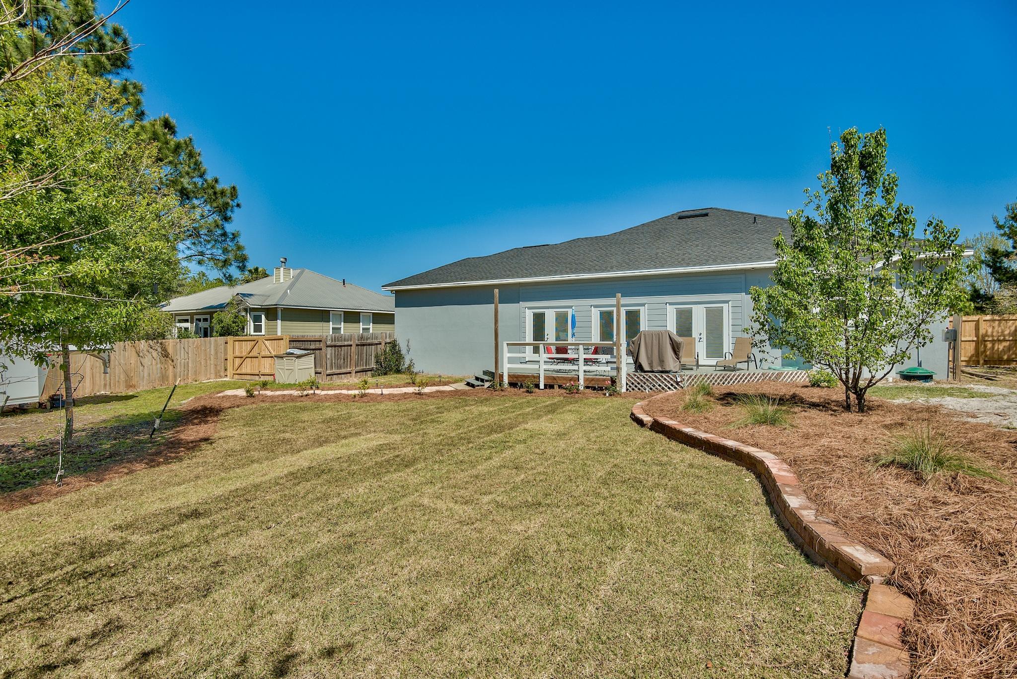 COUNTRY CLUB ESTATES - Residential