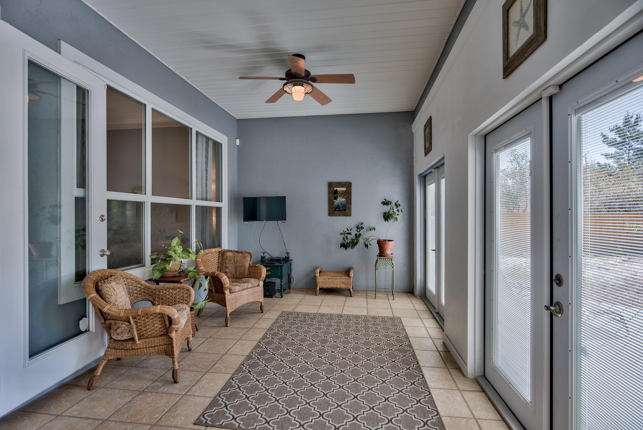 COUNTRY CLUB ESTATES - Residential