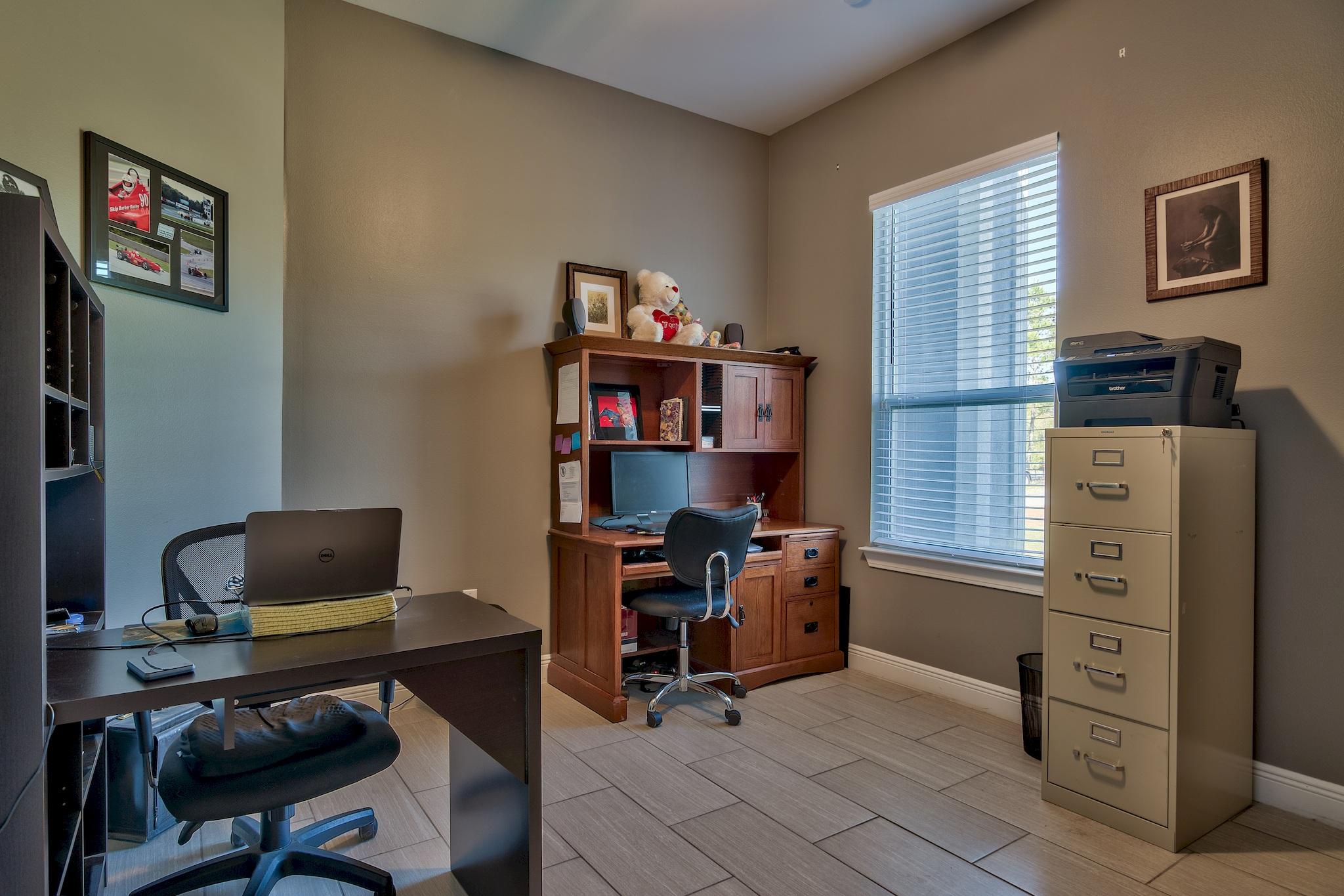 COUNTRY CLUB ESTATES - Residential